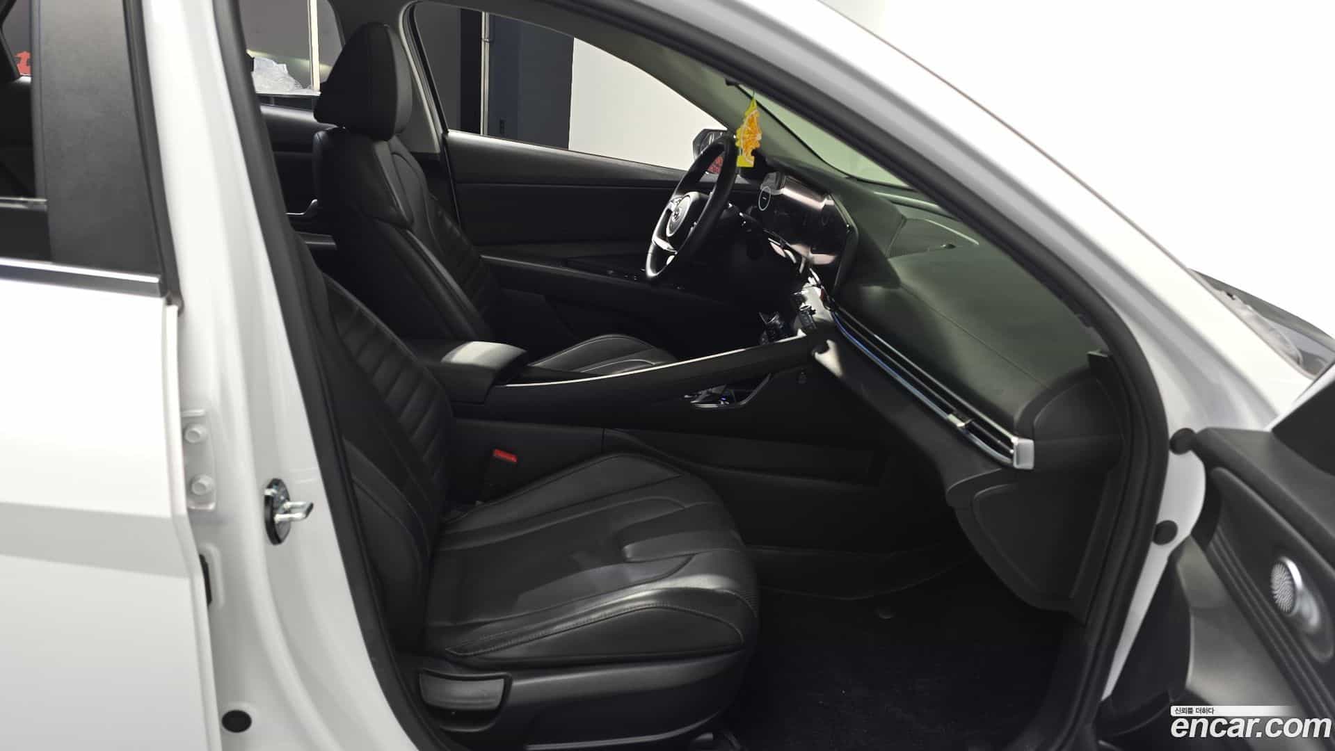AVANTE Hyundai 2021.4-INNER-036