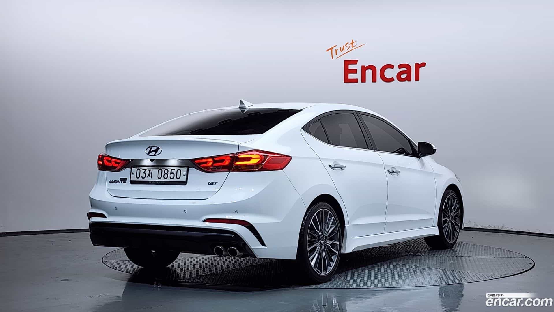 AVANTE Hyundai 2016.5-OUTER-002