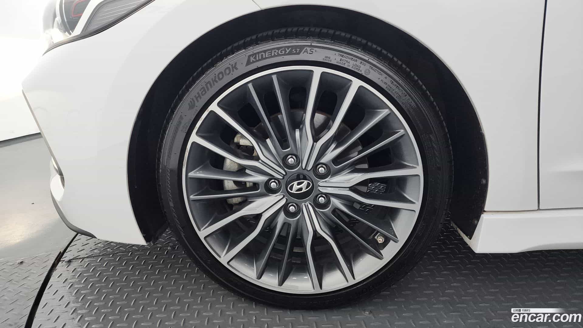 AVANTE Hyundai 2016.5-OUTER-005