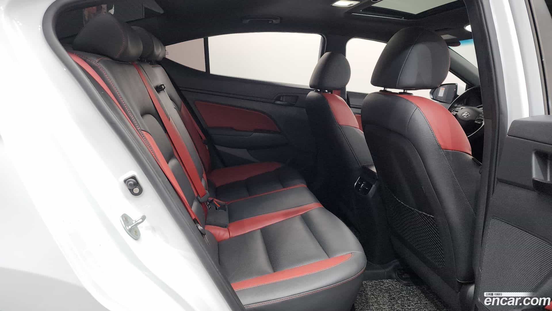 AVANTE Hyundai 2016.5-OPTION-015