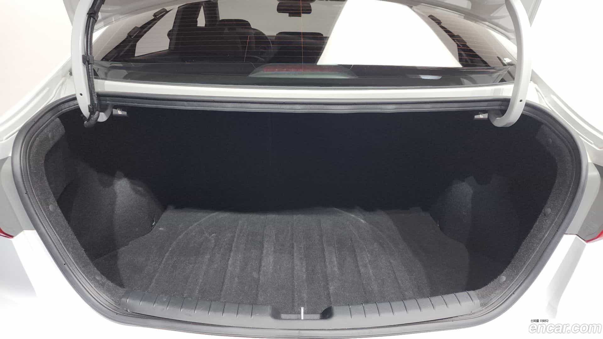AVANTE Hyundai 2016.5-OPTION-022