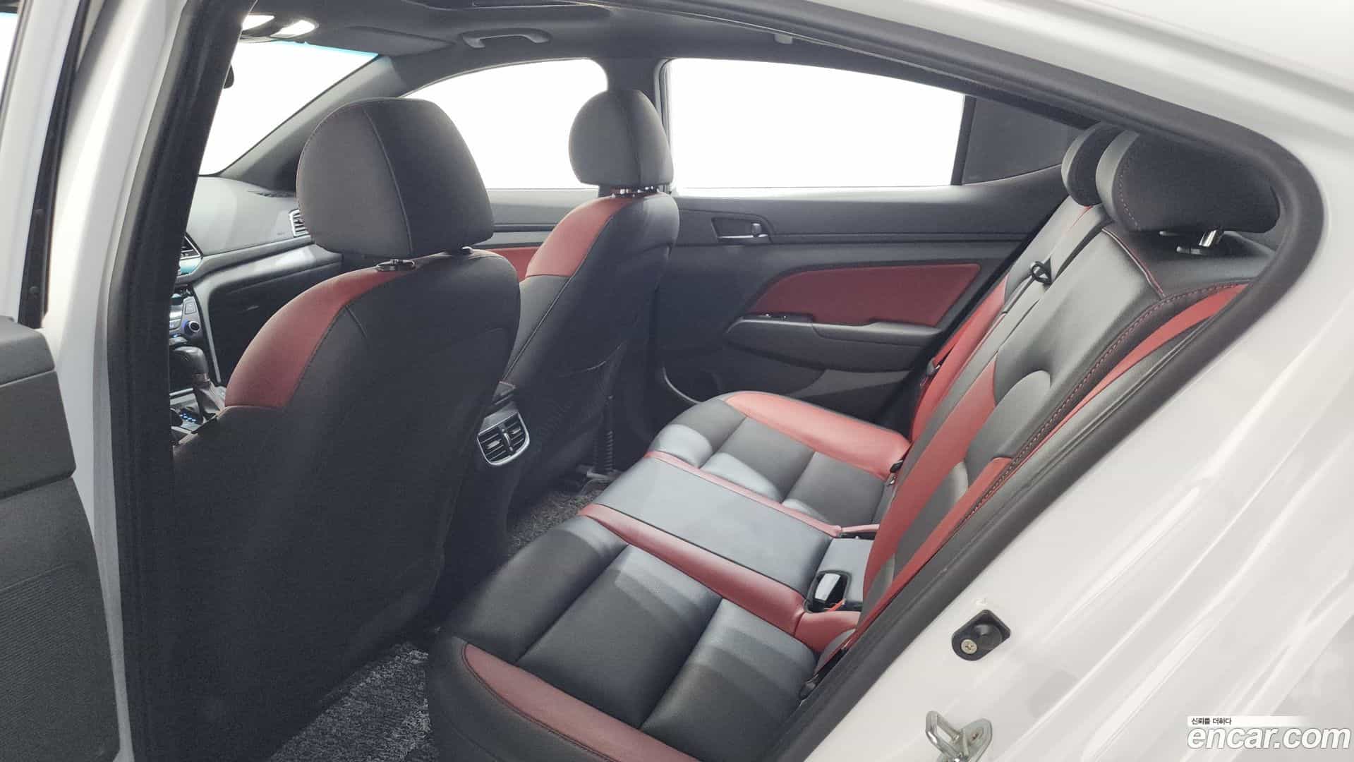 AVANTE Hyundai 2016.5-OPTION-023
