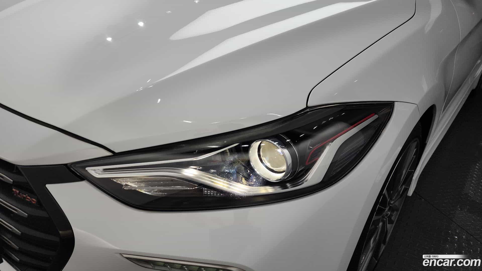 AVANTE Hyundai 2016.5-OUTER-032