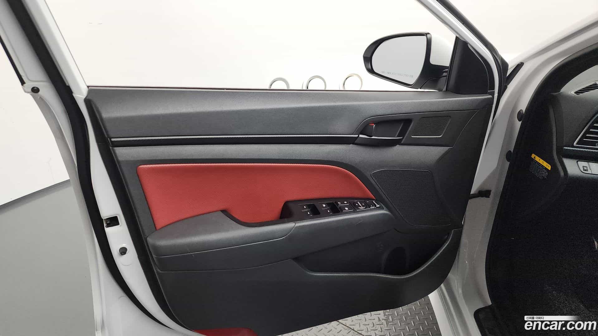 AVANTE Hyundai 2016.5-INNER-034