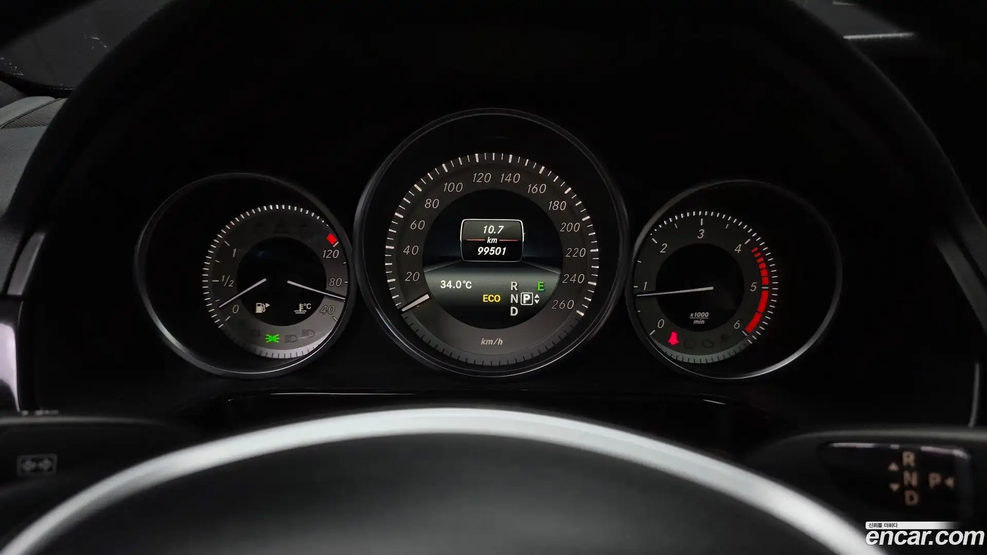 E-Class Mercedes-Benz 2014.3-INNER-008