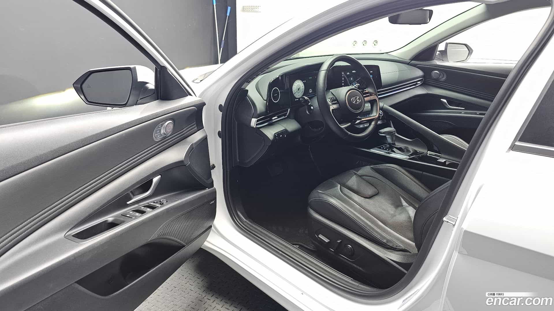 AVANTE Hyundai 2020.9-INNER-010