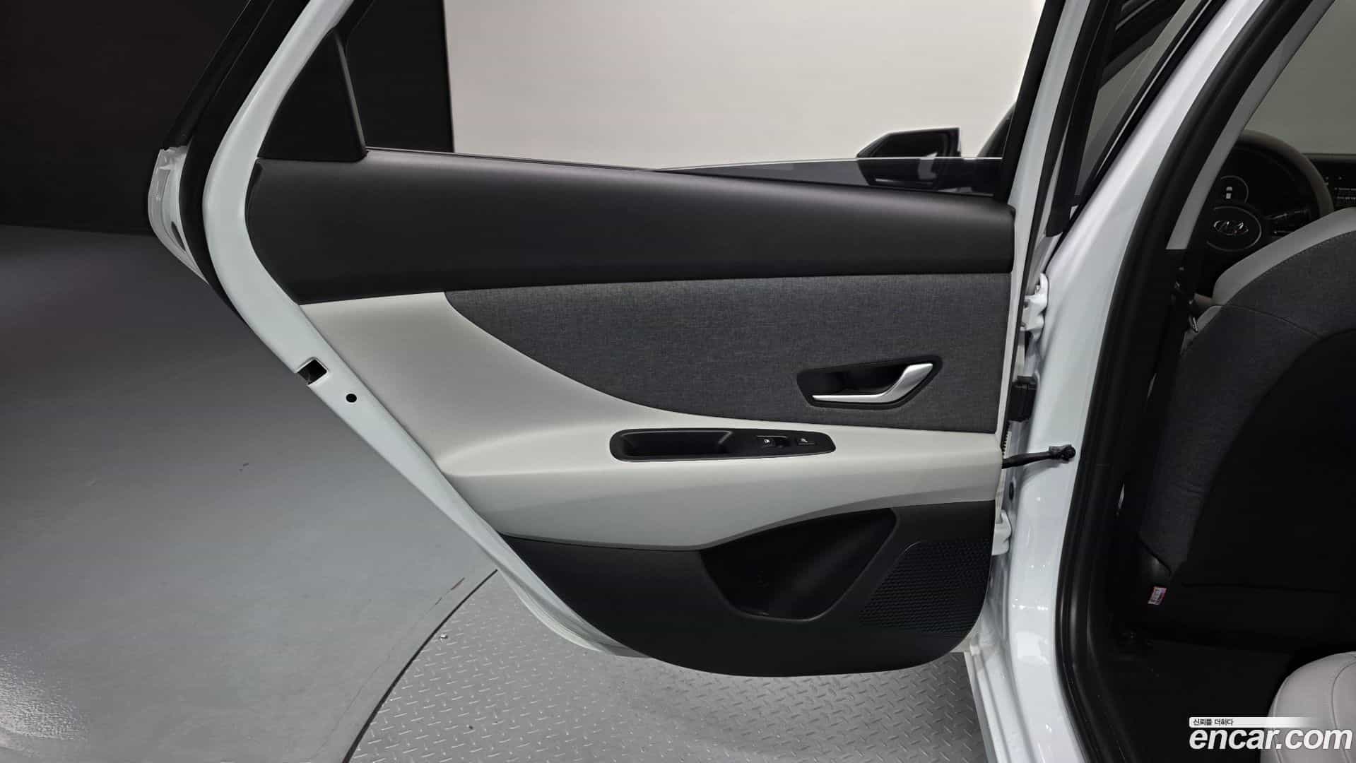 AVANTE Hyundai 2021.10-INNER-035