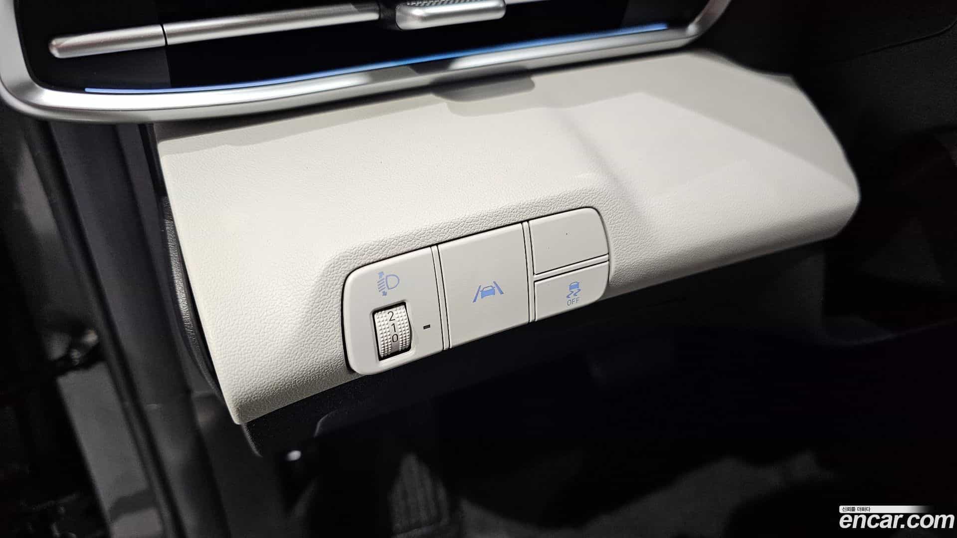 AVANTE Hyundai 2021.11-OPTION-023