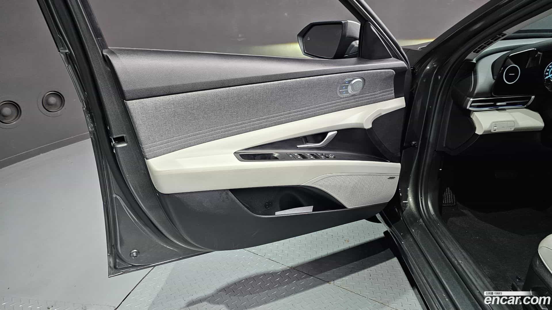 AVANTE Hyundai 2021.11-INNER-034