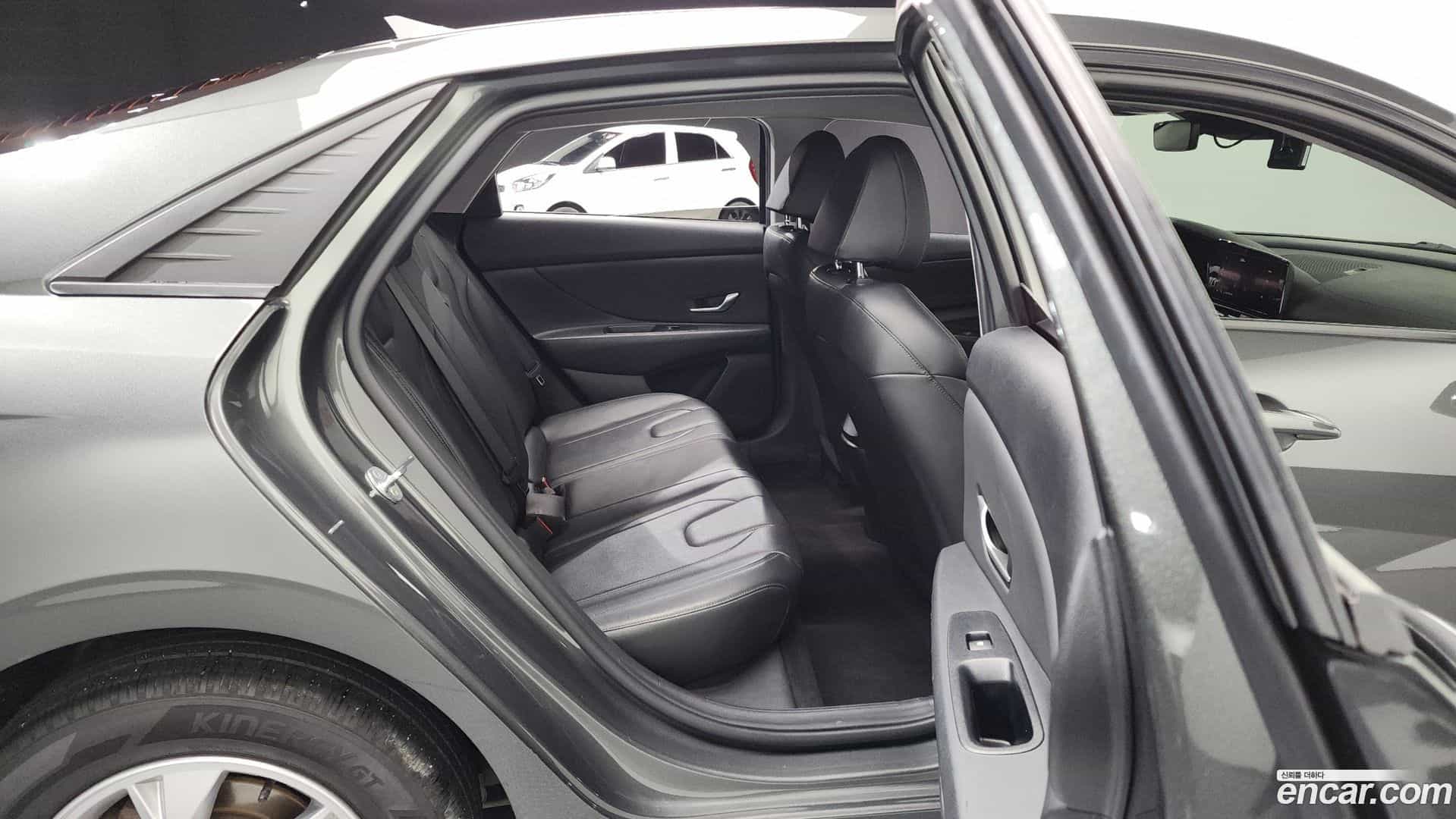 AVANTE Hyundai 2021.0-OPTION-015