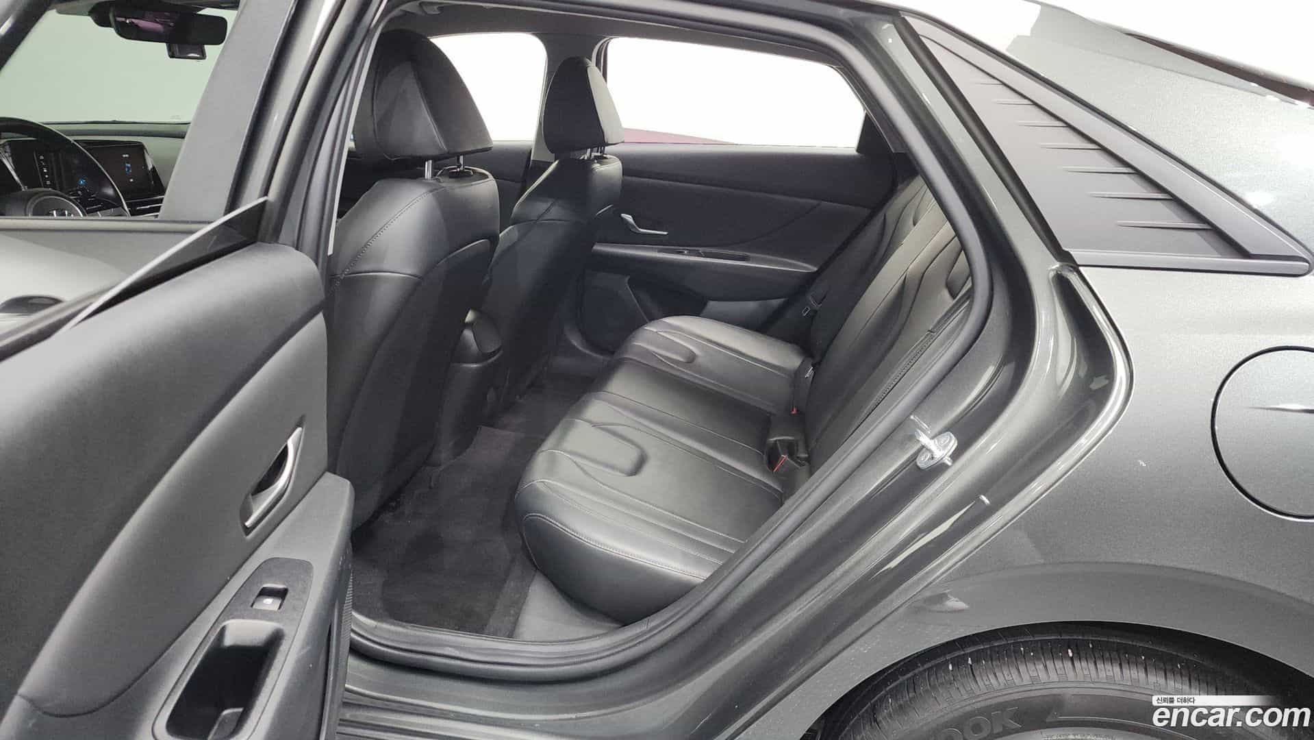 AVANTE Hyundai 2021.0-OPTION-016