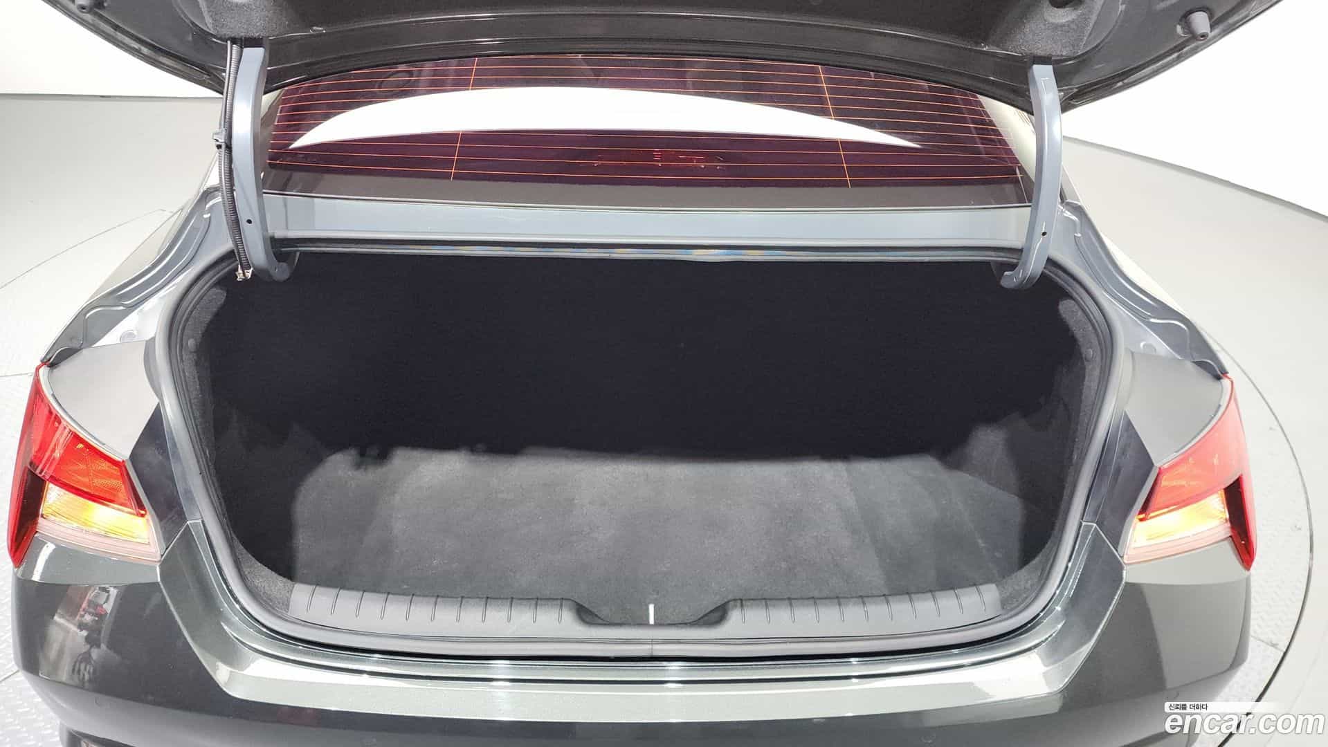 AVANTE Hyundai 2021.0-OPTION-019