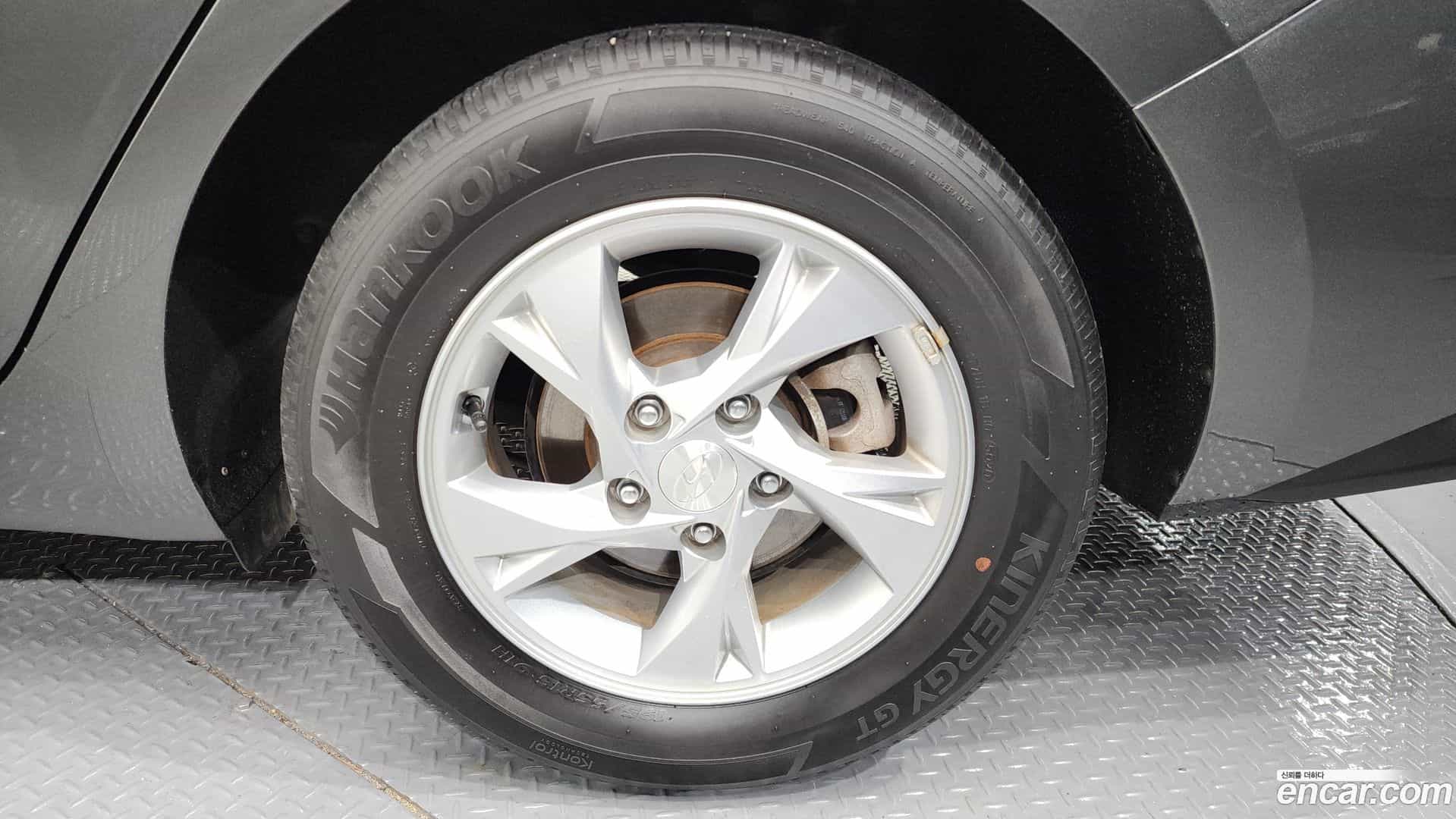 AVANTE Hyundai 2021.0-OUTER-031