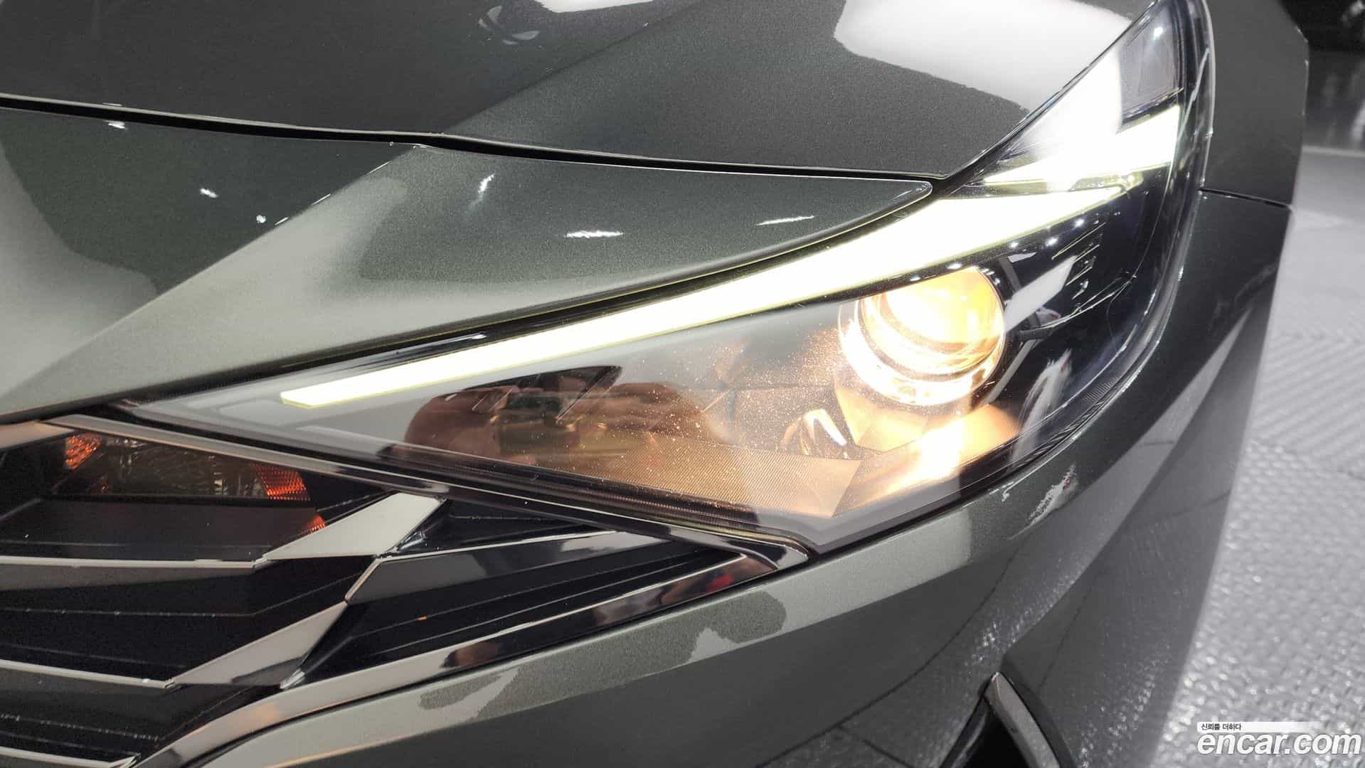 AVANTE Hyundai 2021.0-OUTER-032