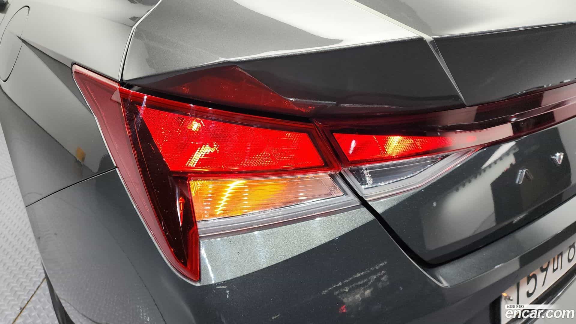 AVANTE Hyundai 2021.0-OUTER-033