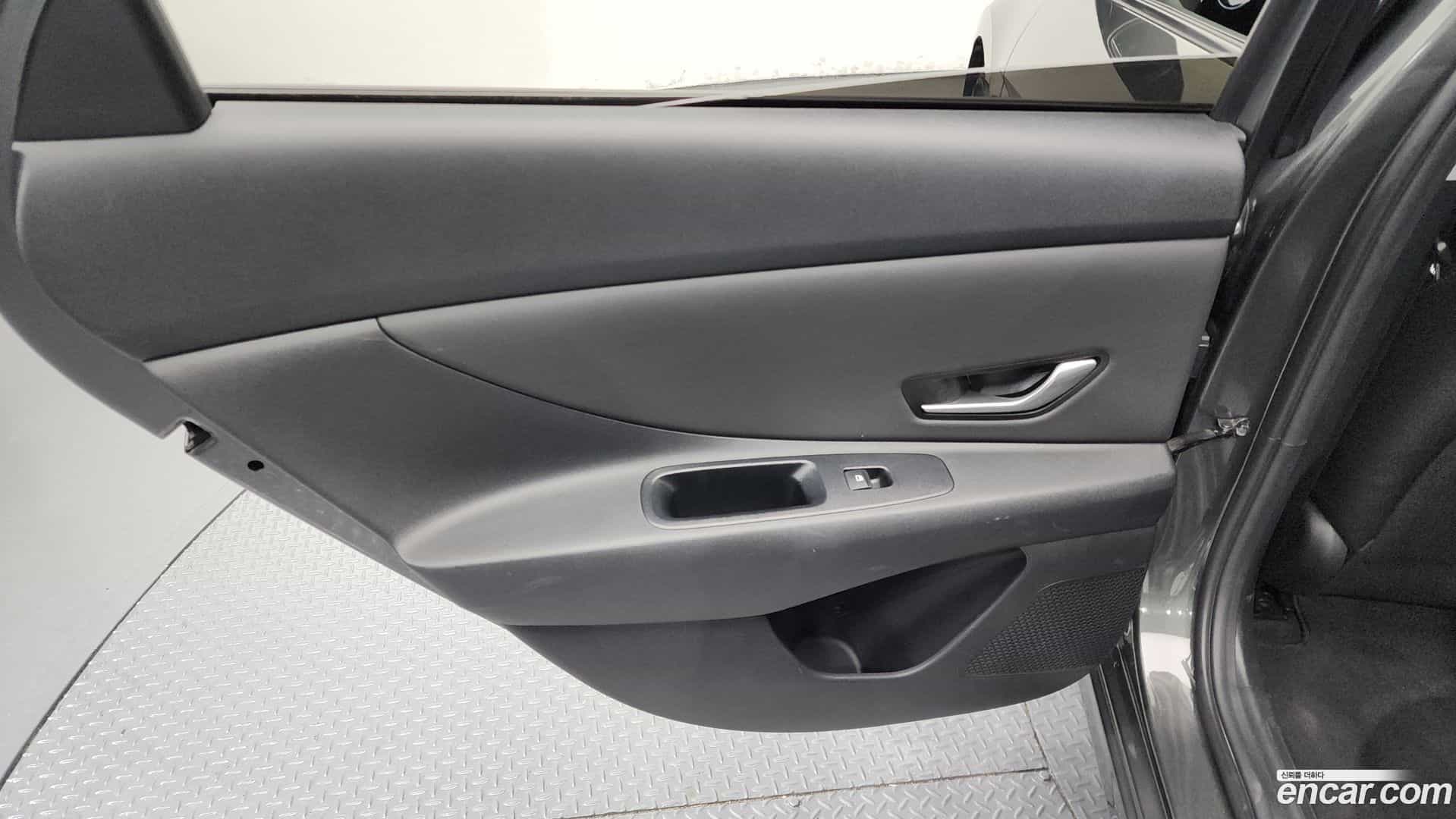 AVANTE Hyundai 2021.0-INNER-035