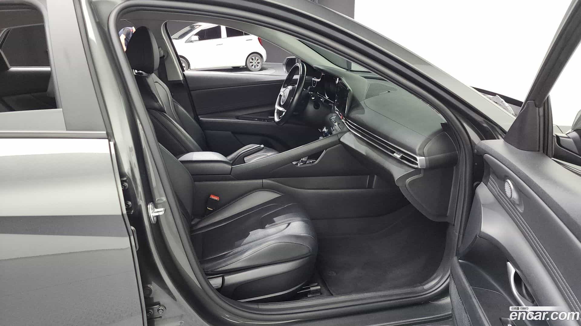 AVANTE Hyundai 2021.0-INNER-036