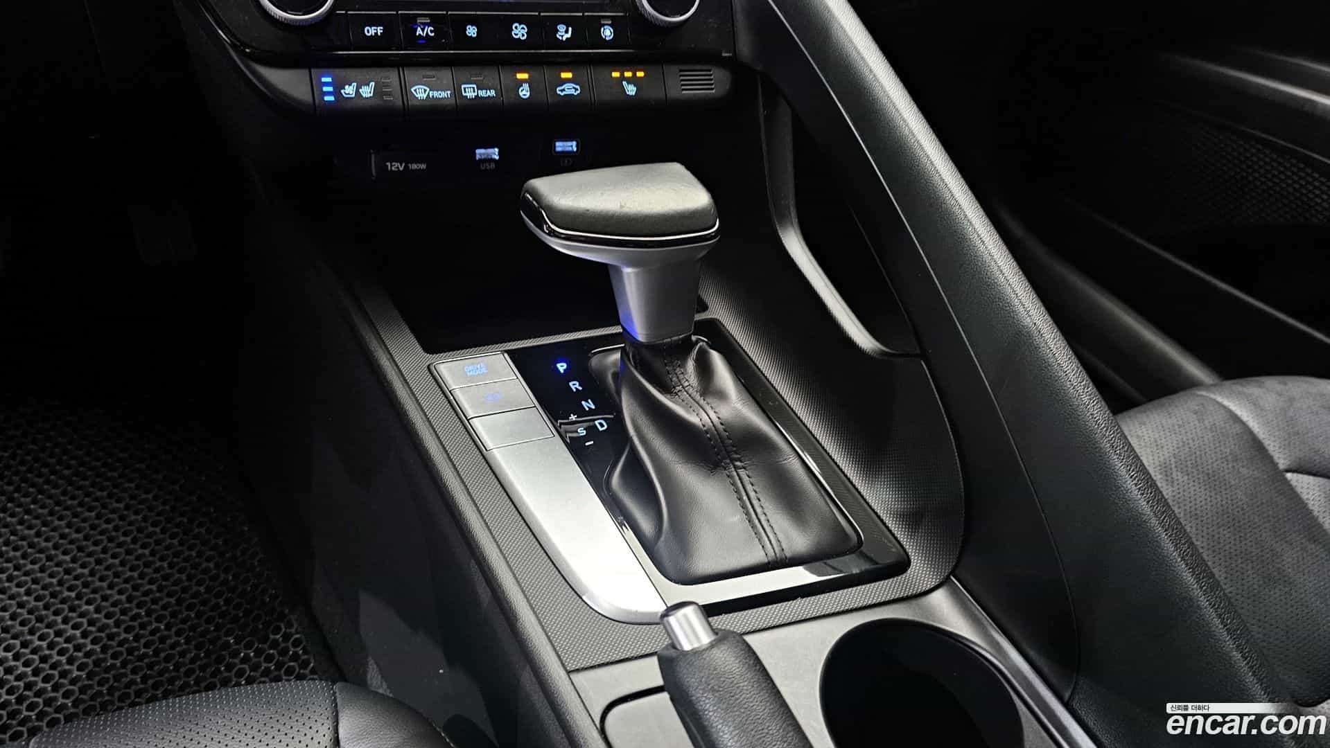 AVANTE Hyundai 2020.5-INNER-009