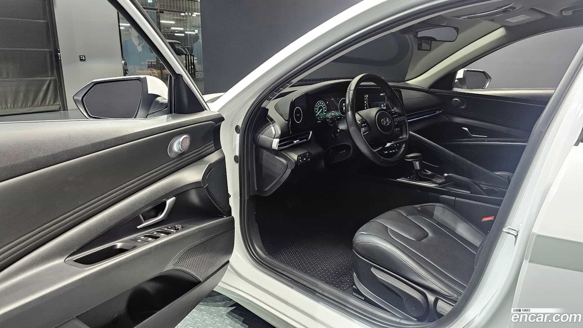 AVANTE Hyundai 2020.5-INNER-010