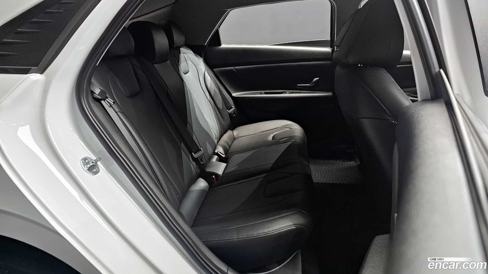 AVANTE Hyundai 2020.5-OPTION-015