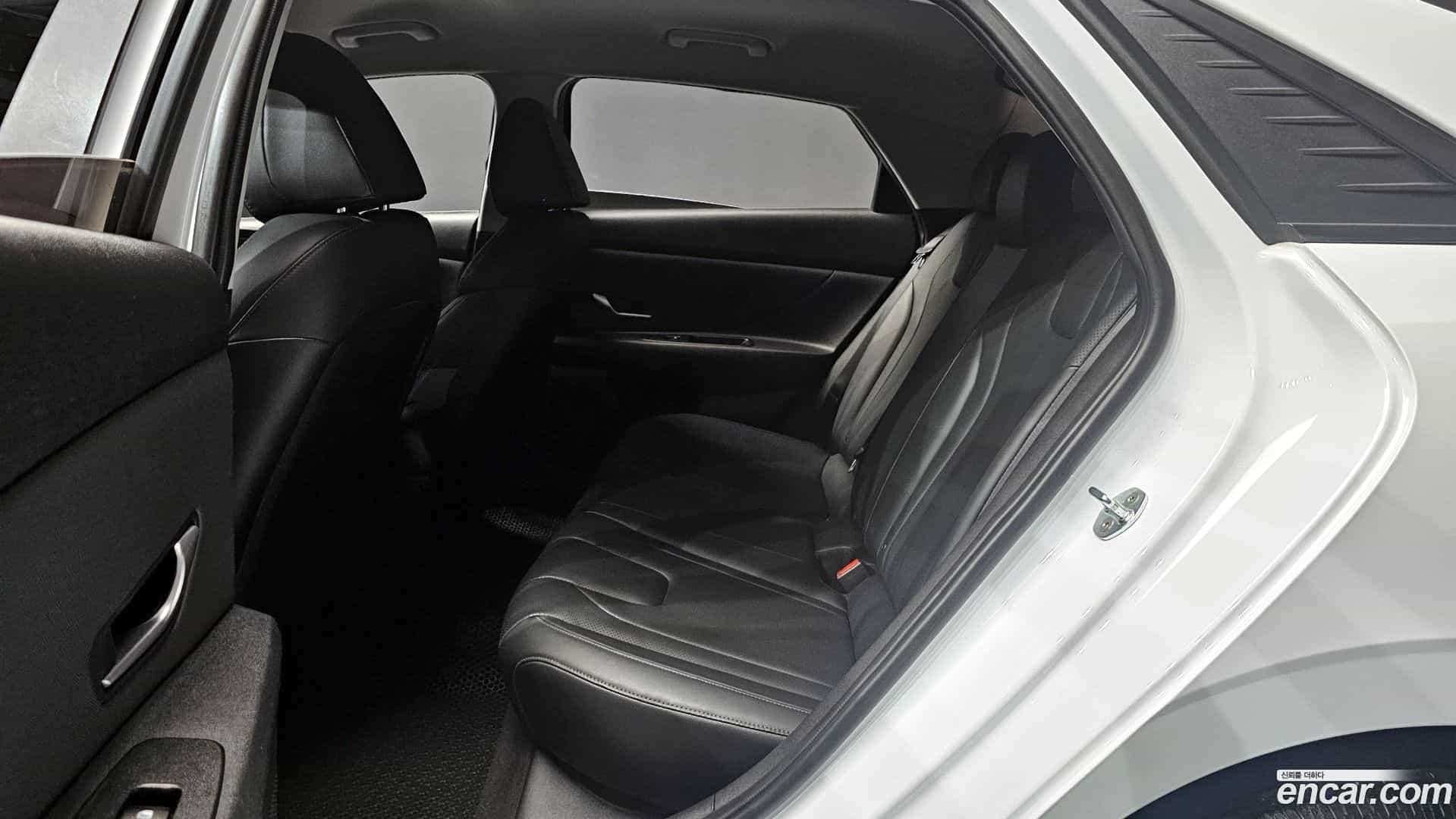 AVANTE Hyundai 2020.5-OPTION-016