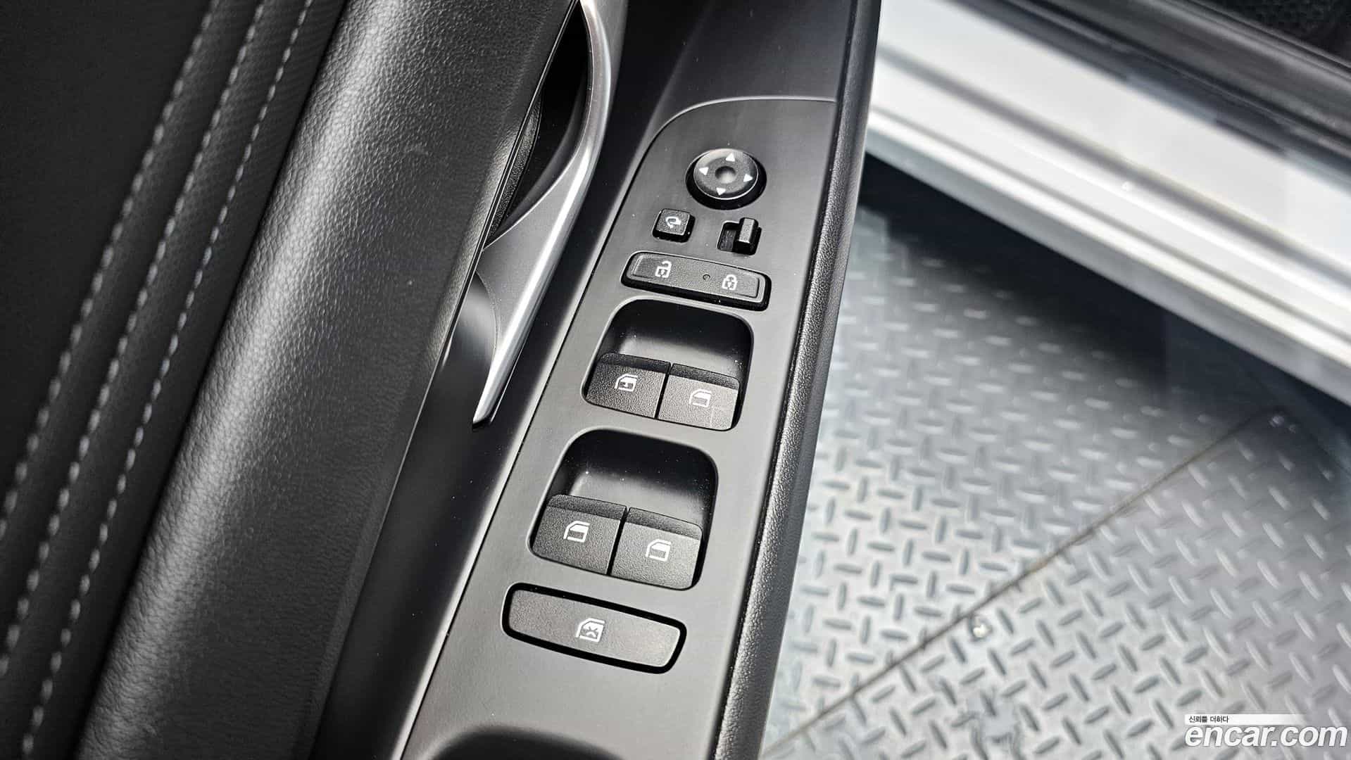 AVANTE Hyundai 2020.5-OPTION-021