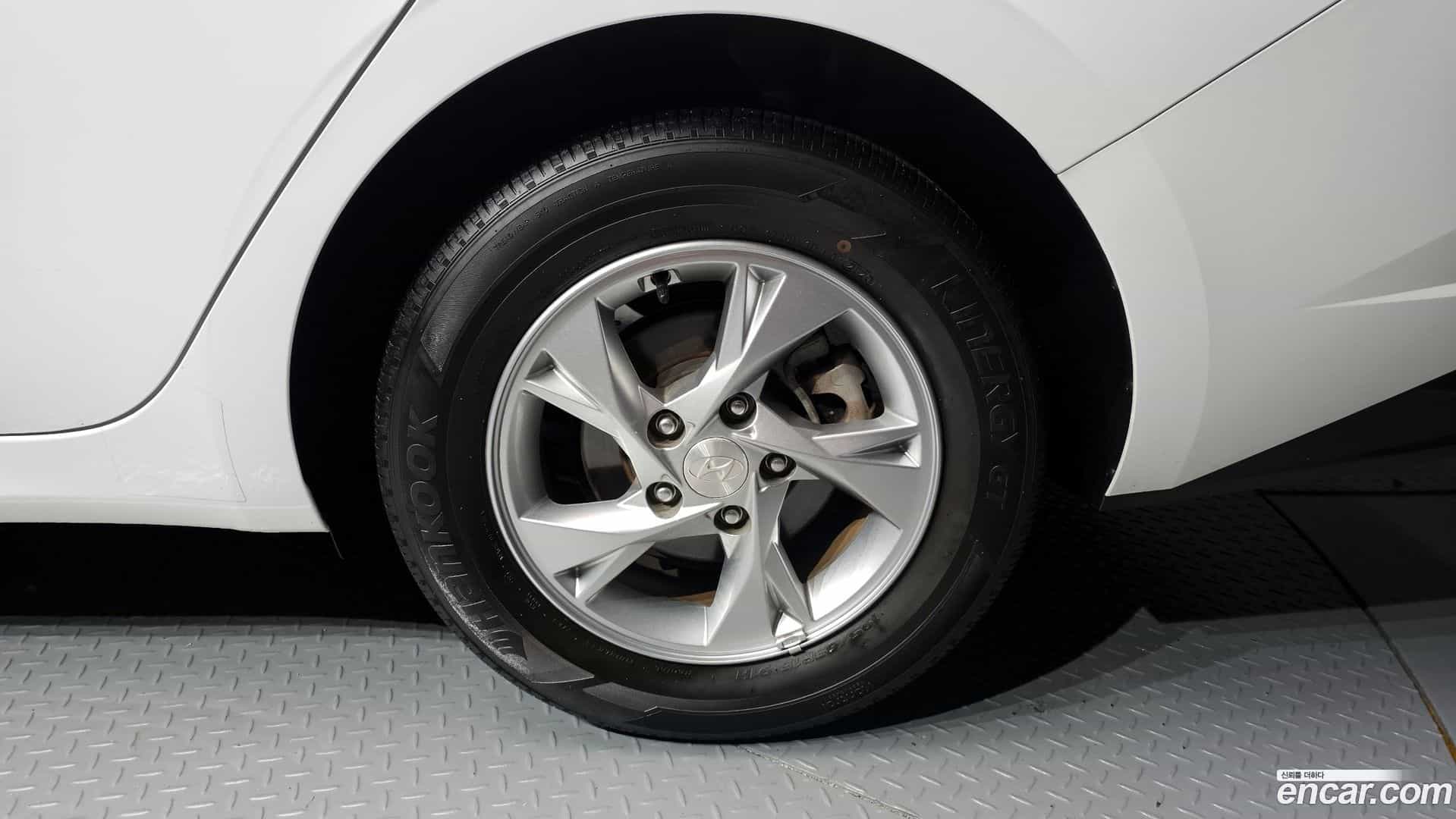 AVANTE Hyundai 2020.5-OUTER-031