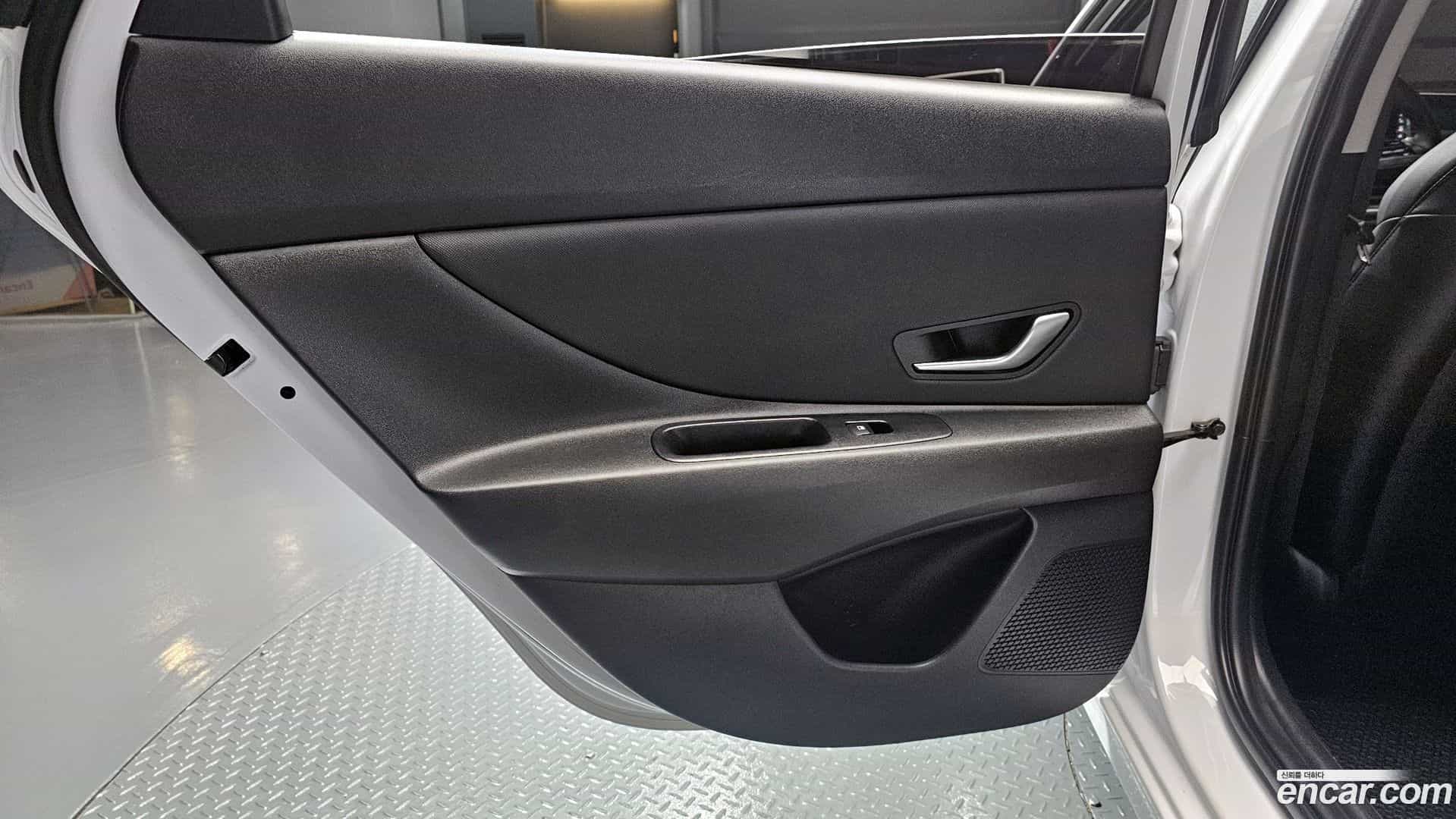 AVANTE Hyundai 2020.5-INNER-035
