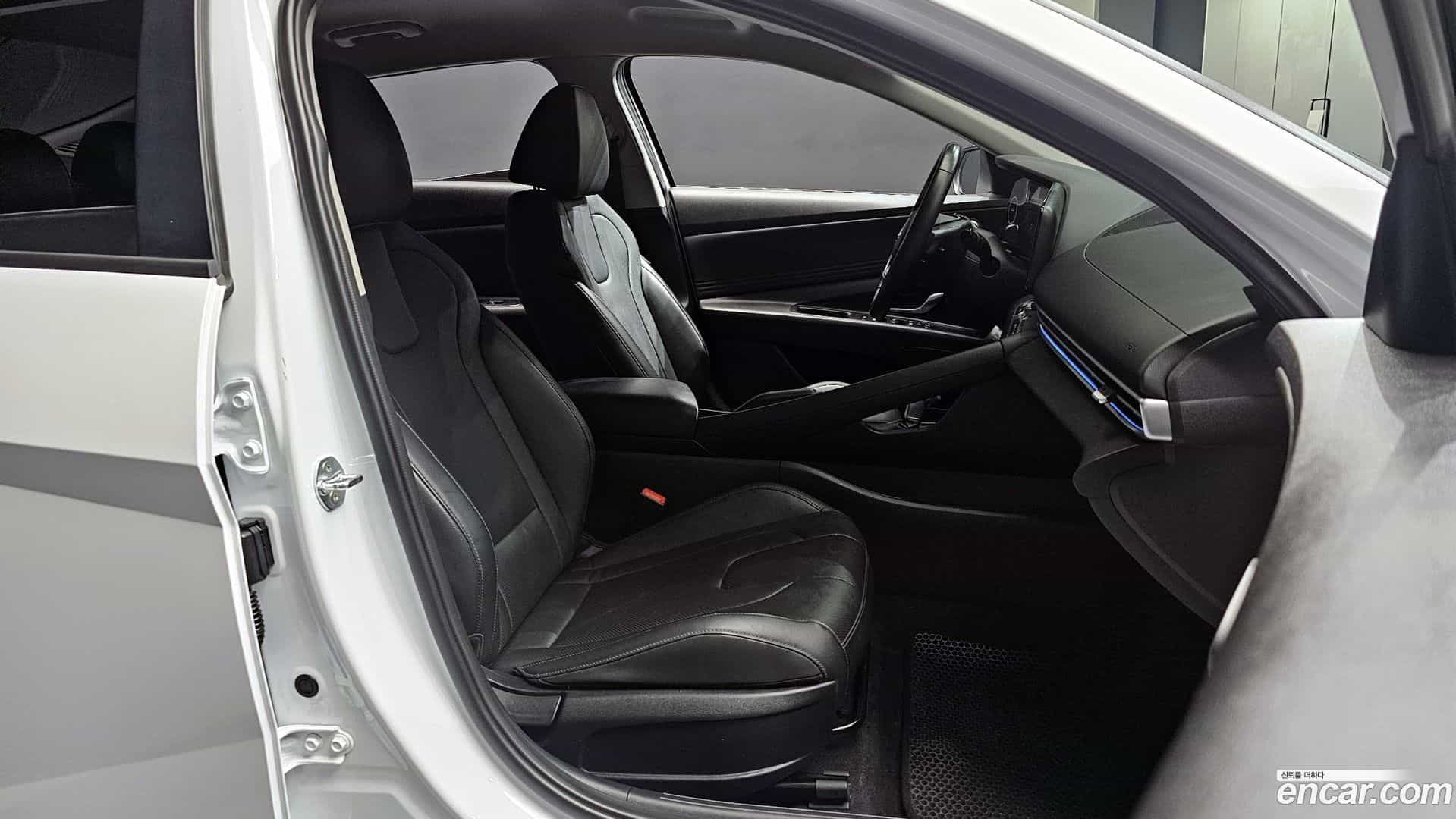 AVANTE Hyundai 2020.5-INNER-036