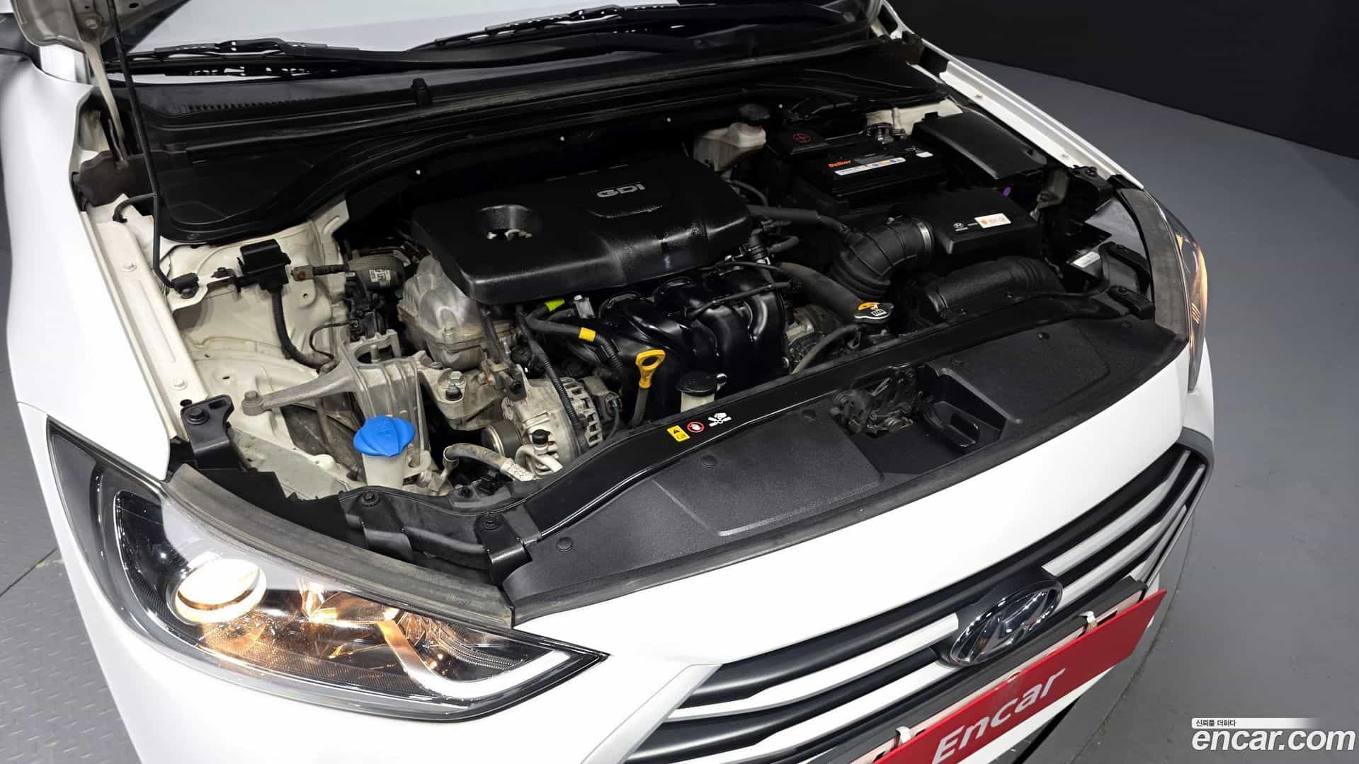 AVANTE Hyundai 2016.6-OUTER-006