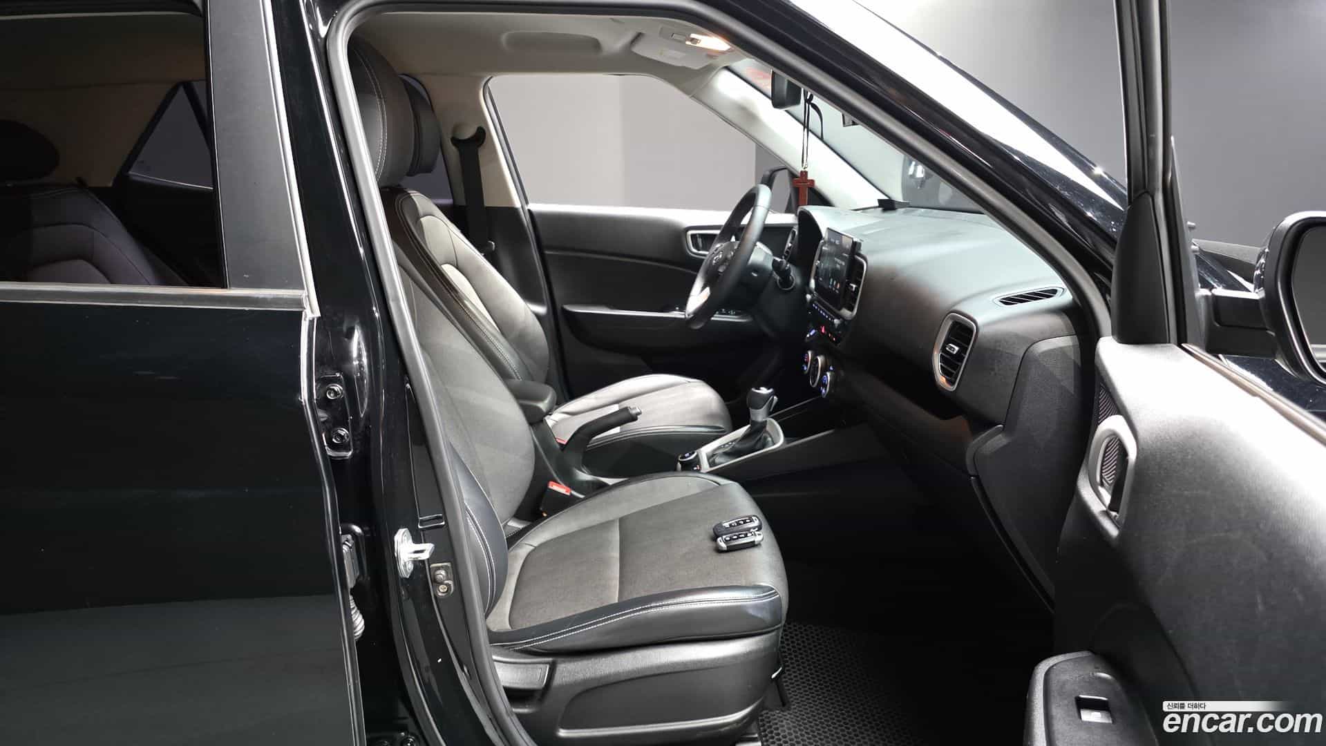 Venue Hyundai 2019.8-OPTION-016