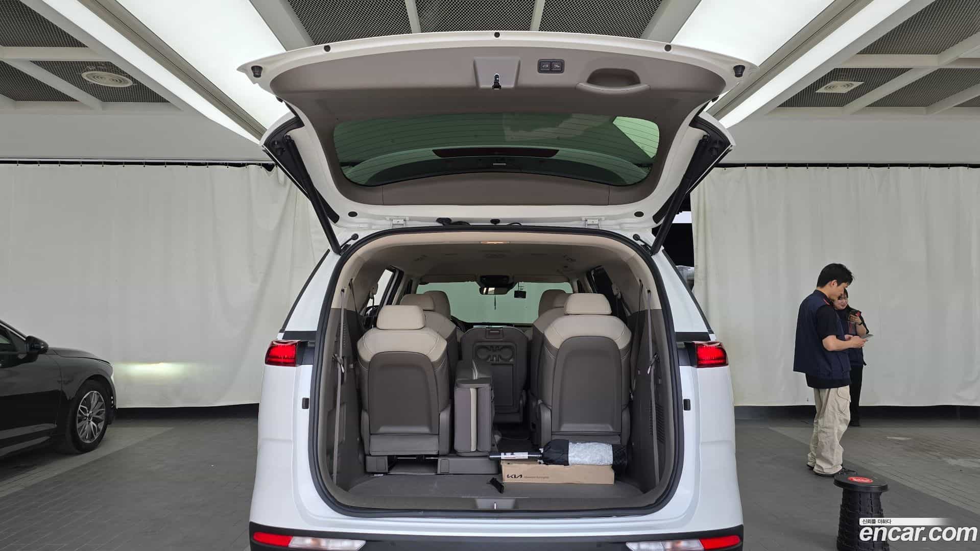 Canival Kia 2023.4-OPTION-024