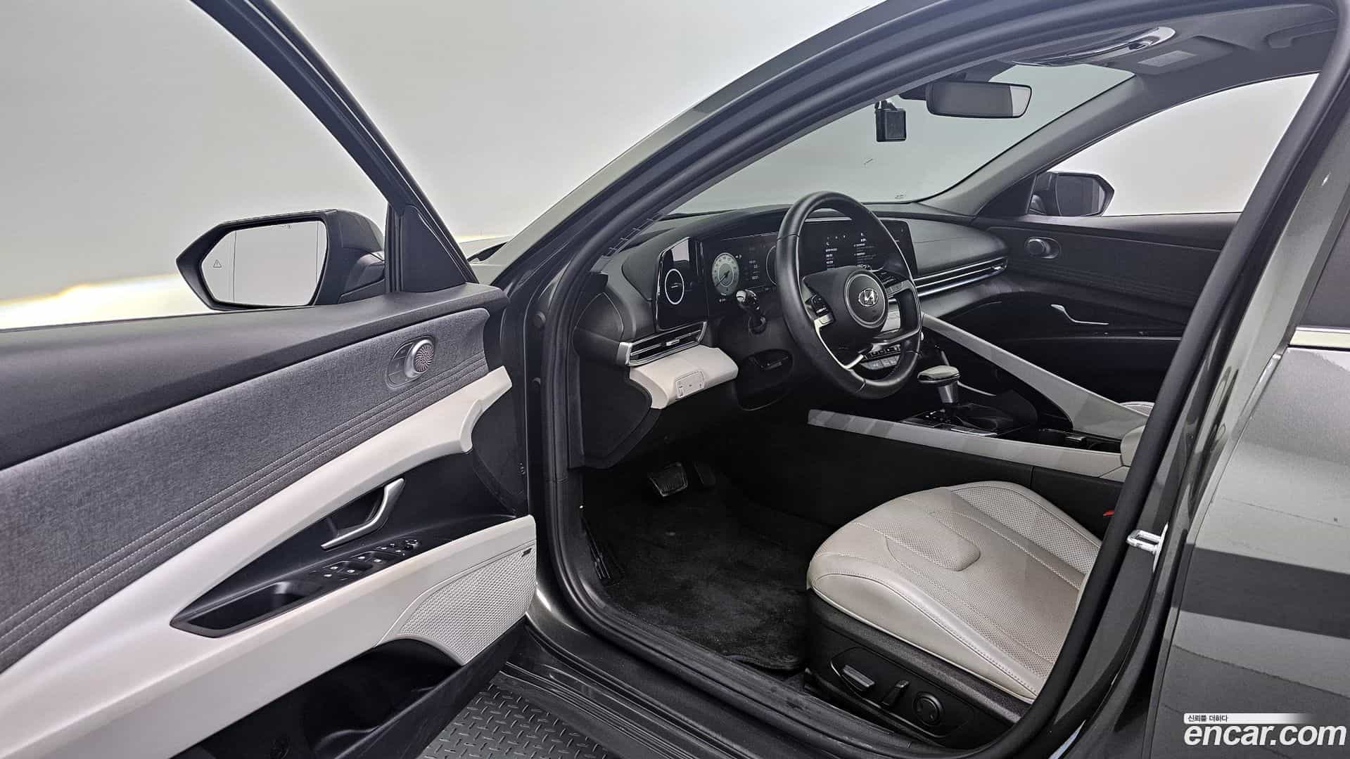 AVANTE Hyundai 2020.9-INNER-010
