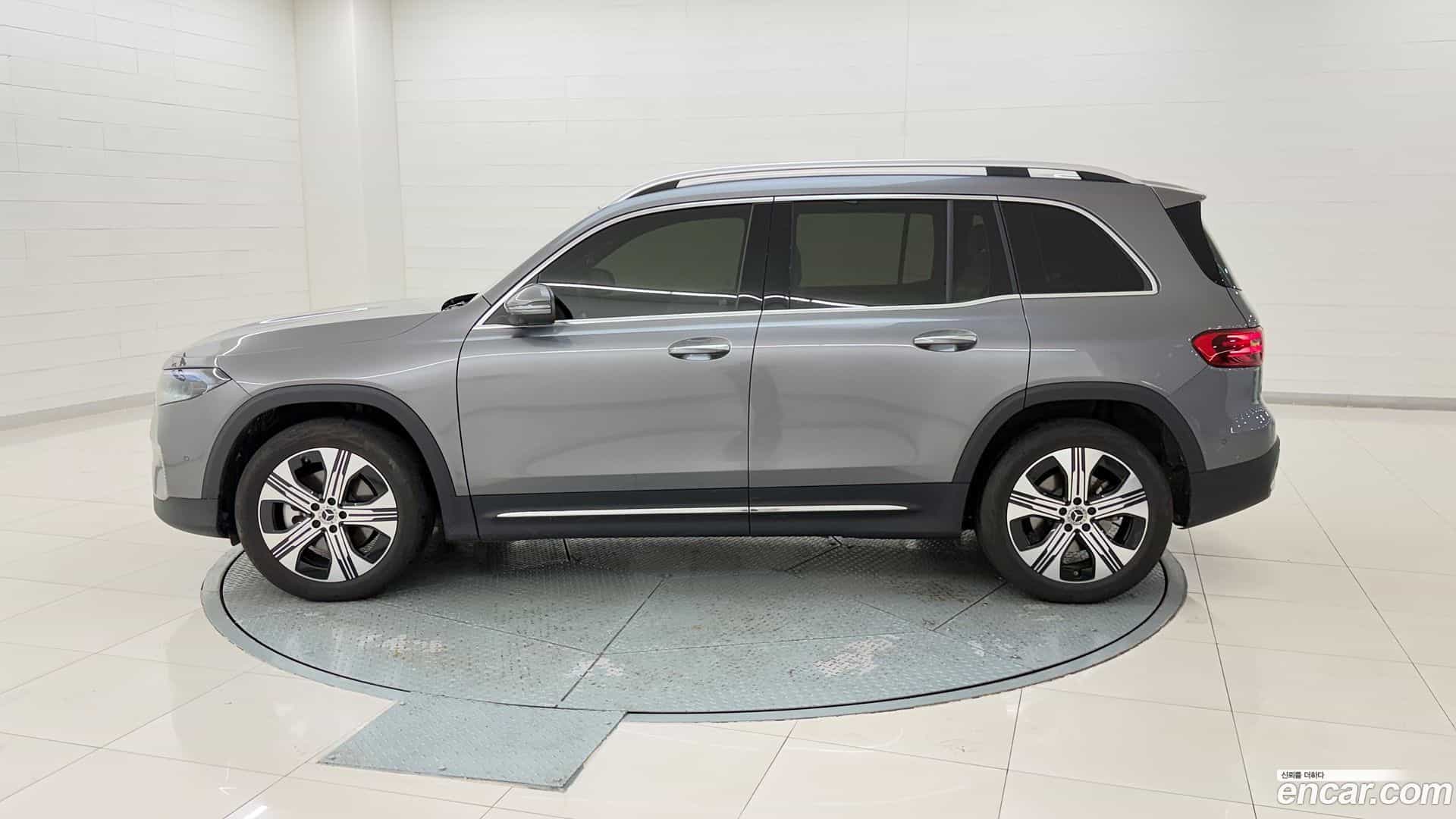 EQB Mercedes-Benz 2025.7-OUTER-002