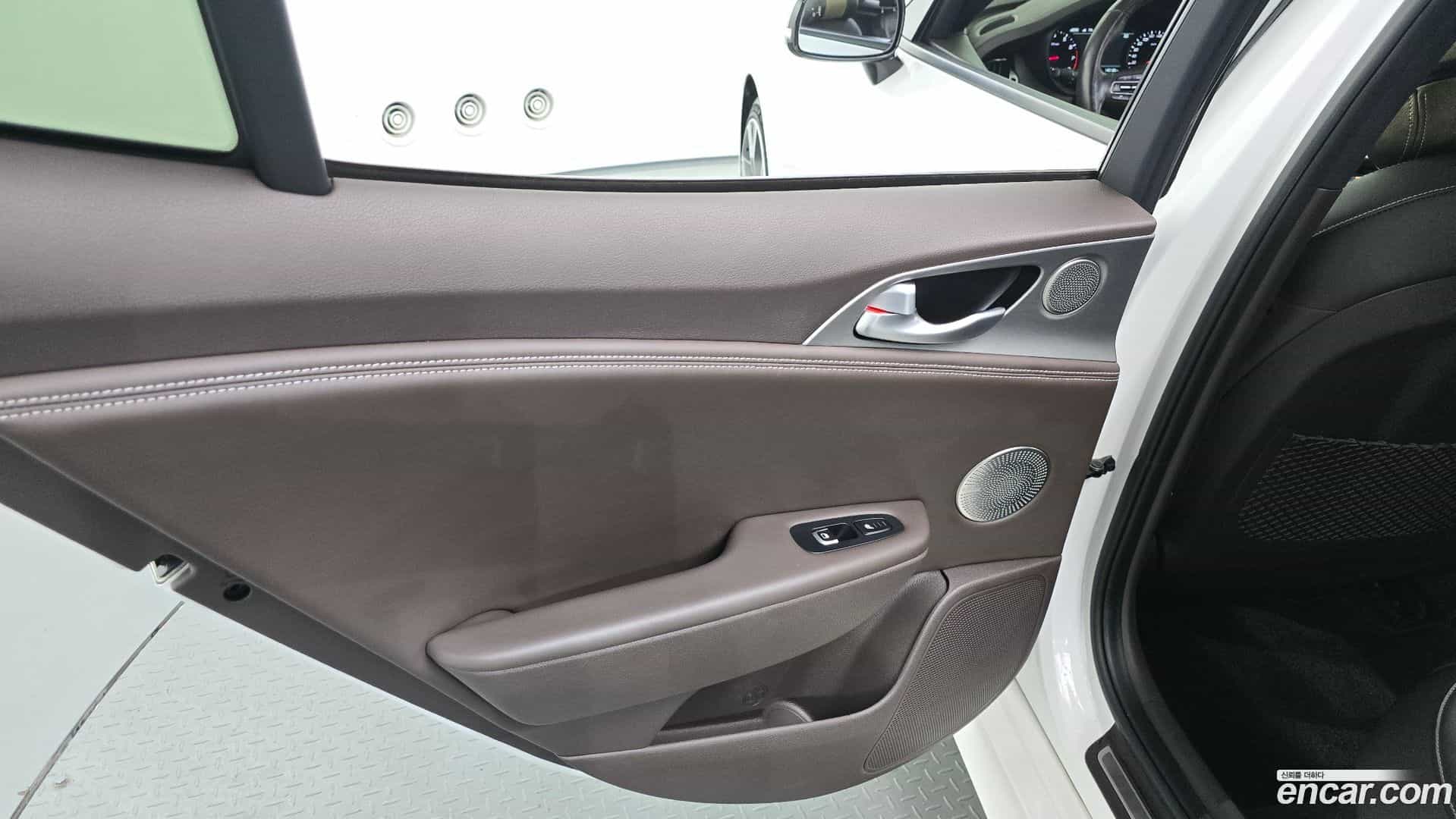 Stinger Kia 2019.7-INNER-035