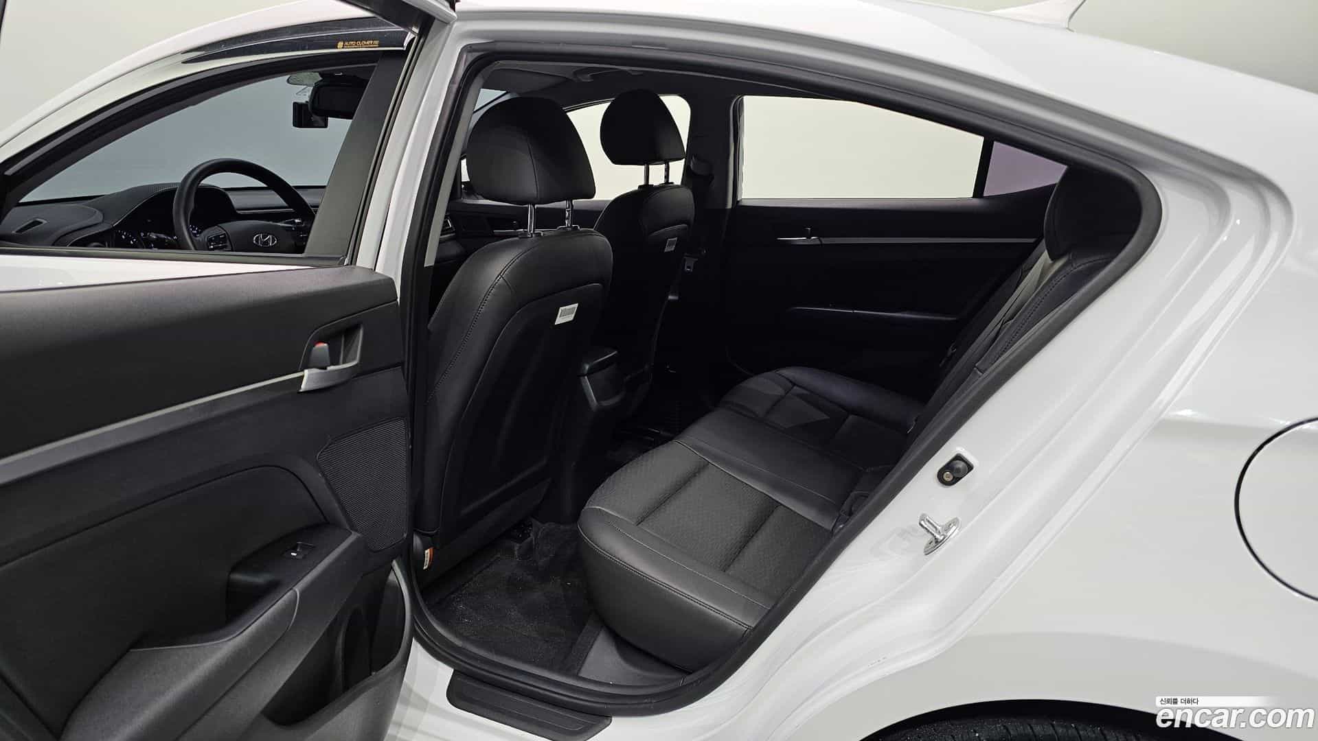AVANTE Hyundai 2019.8-OPTION-015