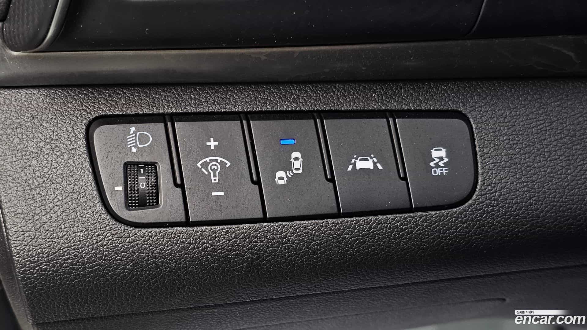 AVANTE Hyundai 2019.8-OPTION-017