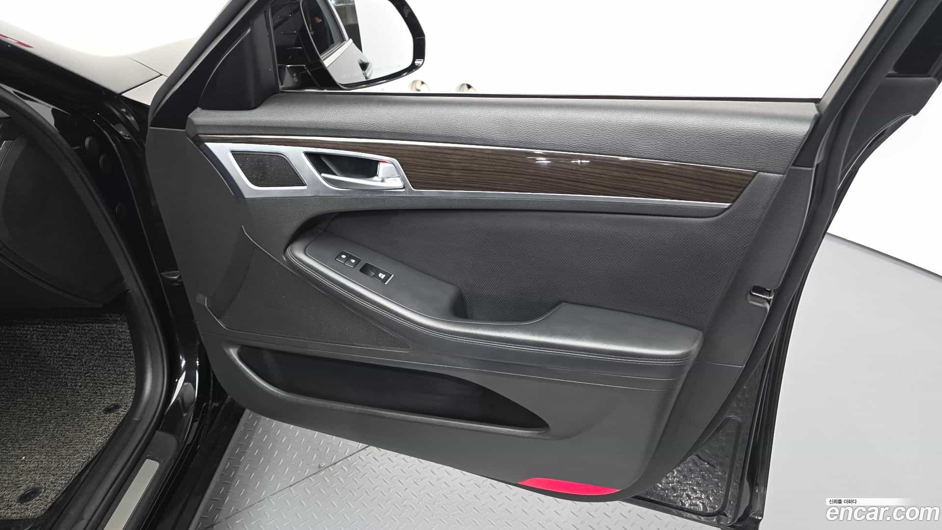 G80 Genesis 2017.8-INNER-034