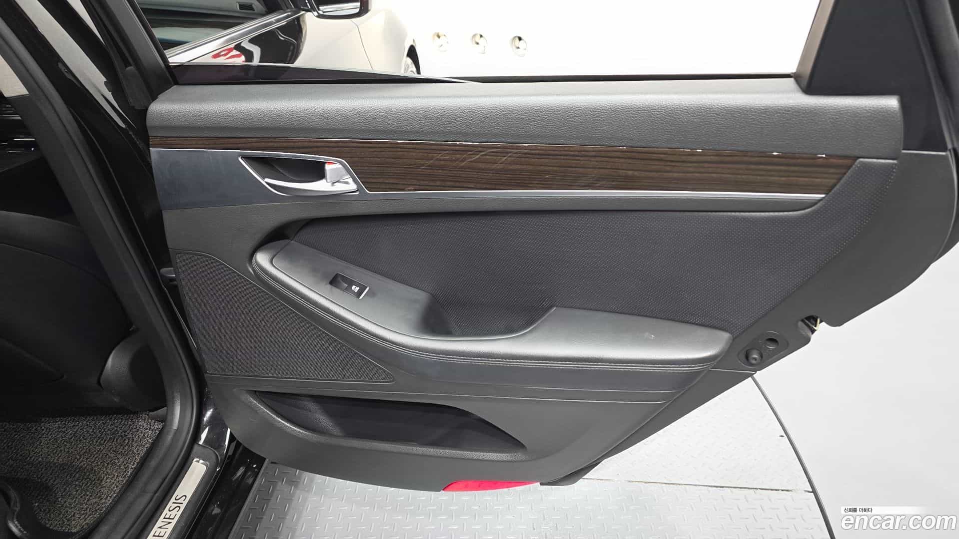 G80 Genesis 2017.8-INNER-035