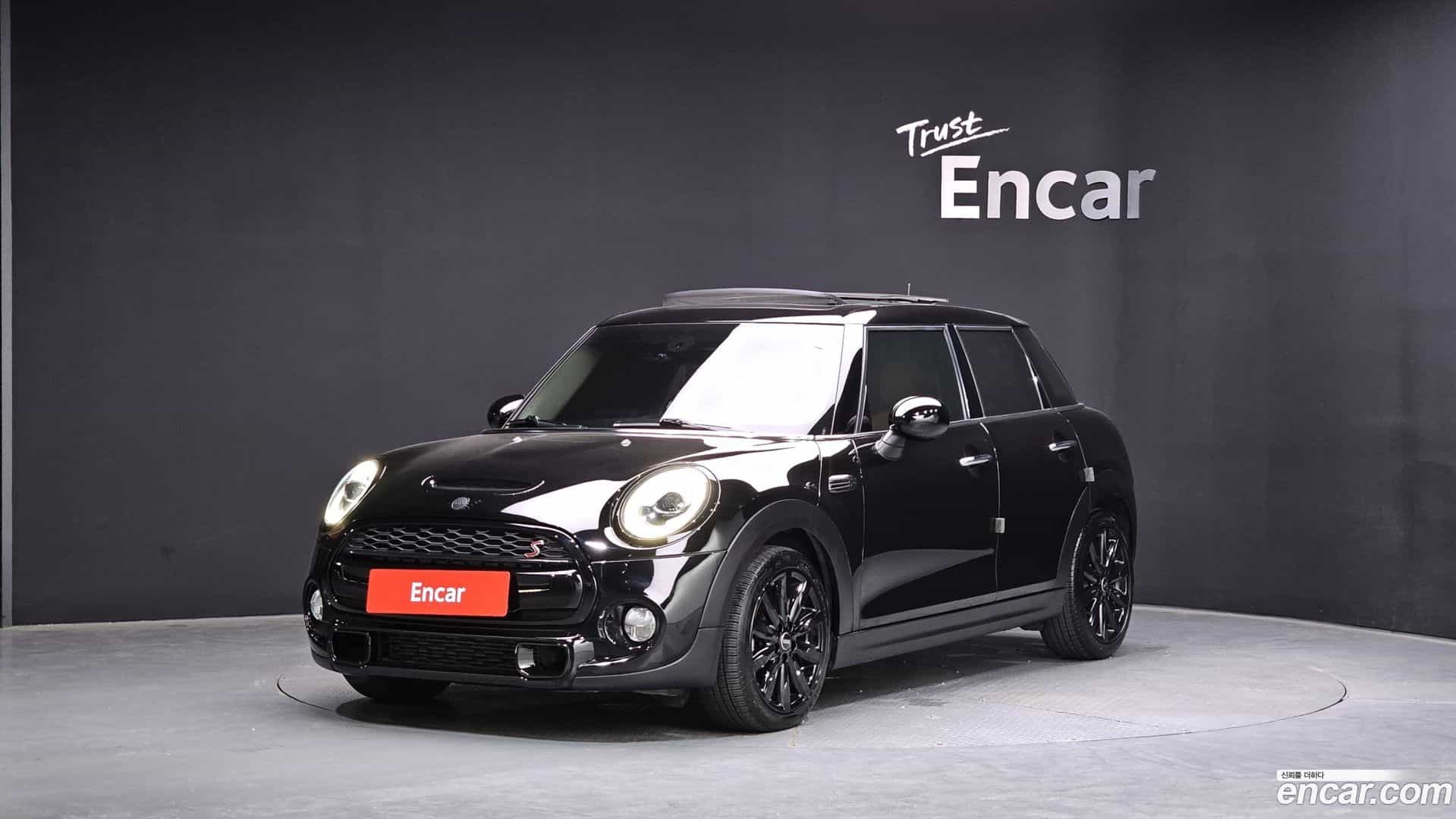 Cooper Mini 2018.7-OUTER-001