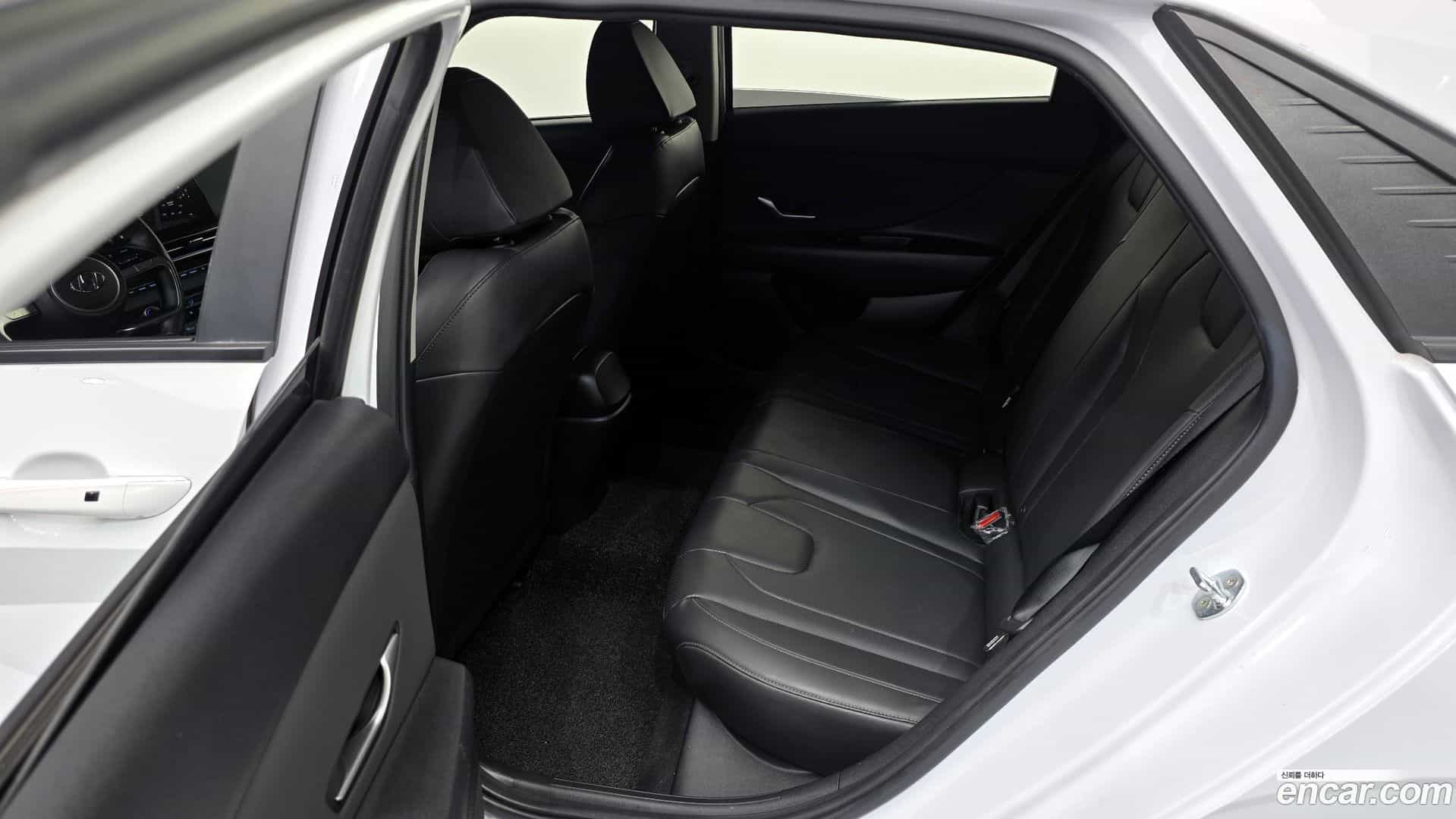 AVANTE Hyundai 2020.3-OPTION-015