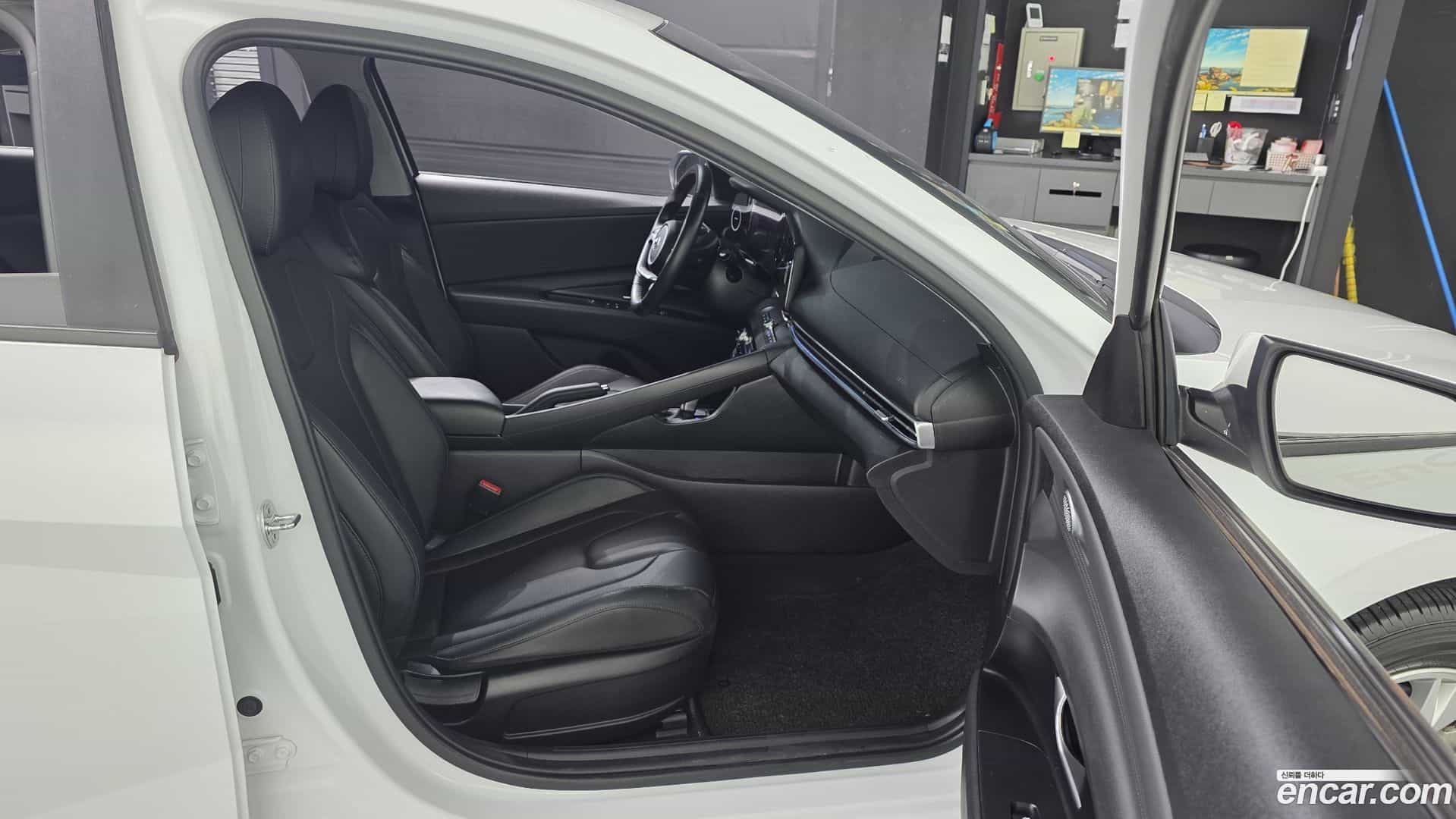 AVANTE Hyundai 2020.3-INNER-036