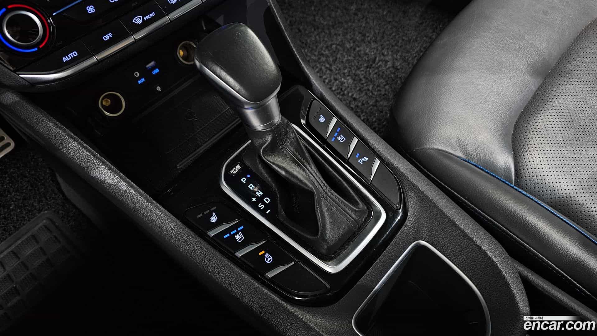 Ioniq Hyundai 2016.1-INNER-009