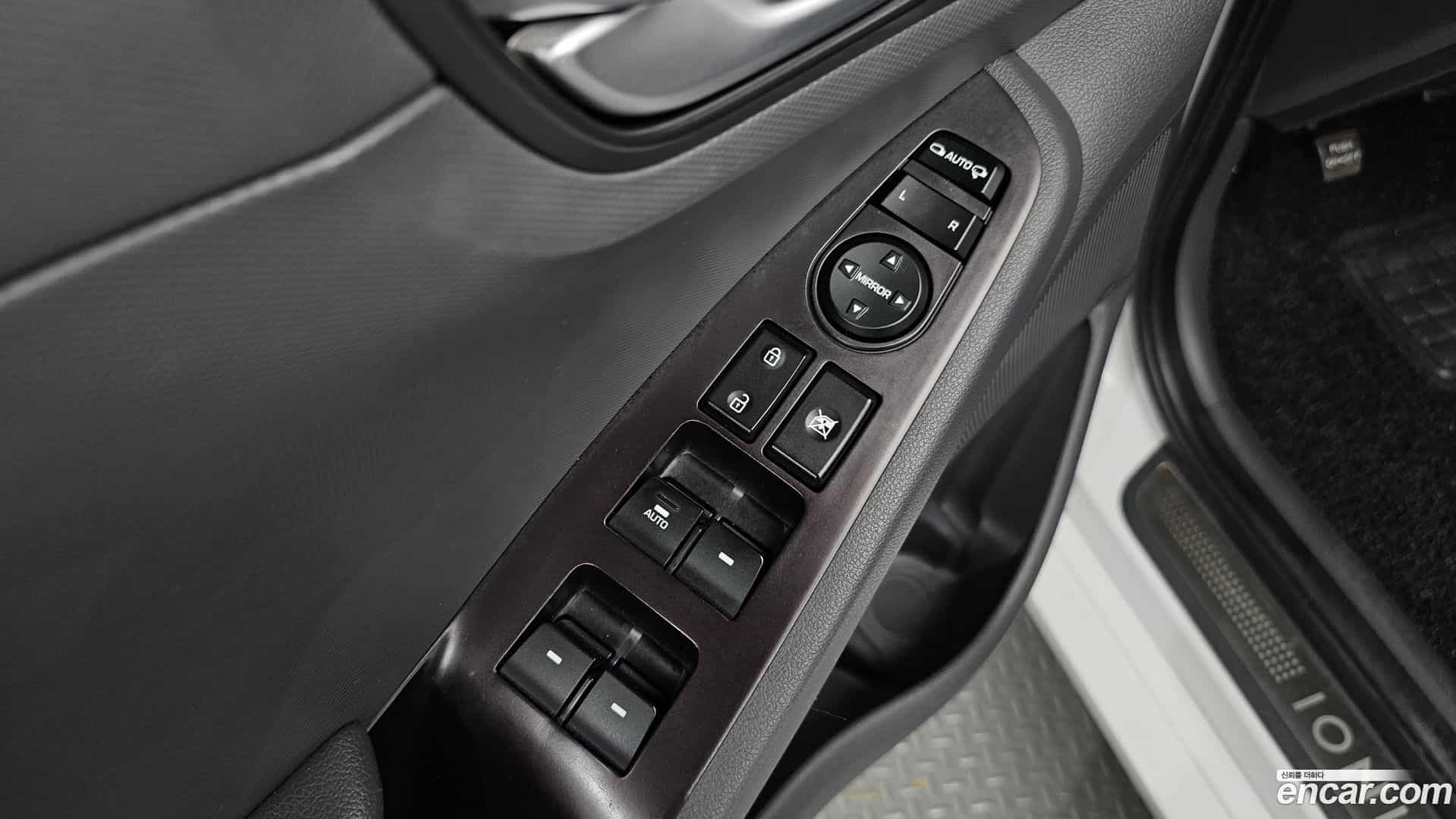 Ioniq Hyundai 2016.1-OPTION-017