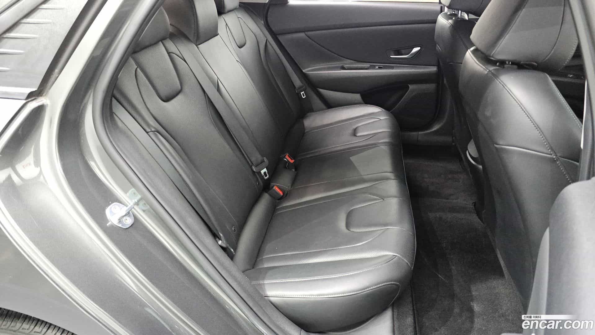AVANTE Hyundai 2022.4-OPTION-015
