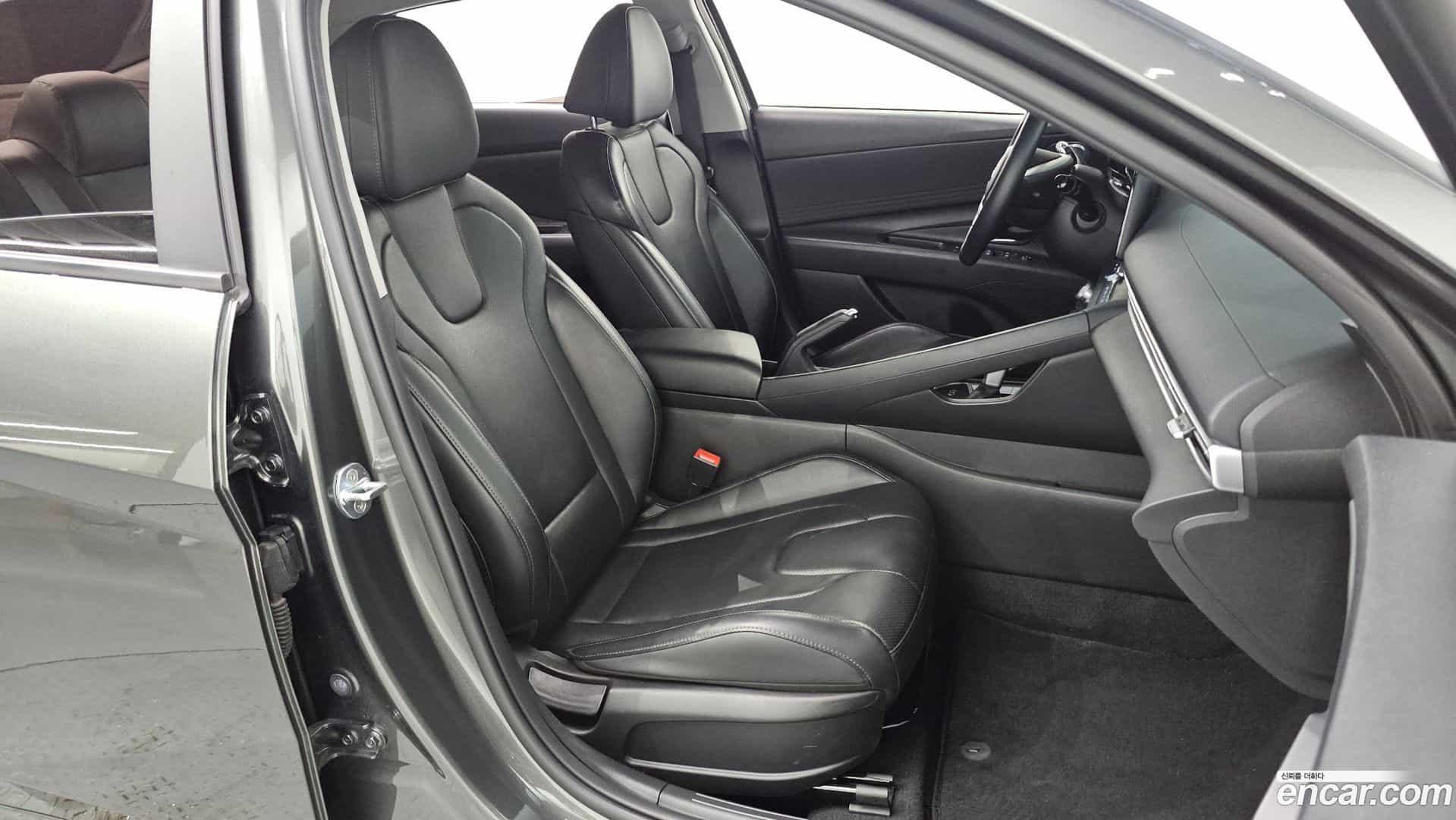 AVANTE Hyundai 2022.4-OPTION-016