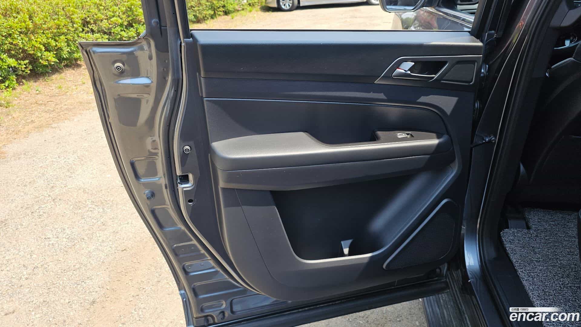 Rexton KG Mobility 2021.6-INNER-035