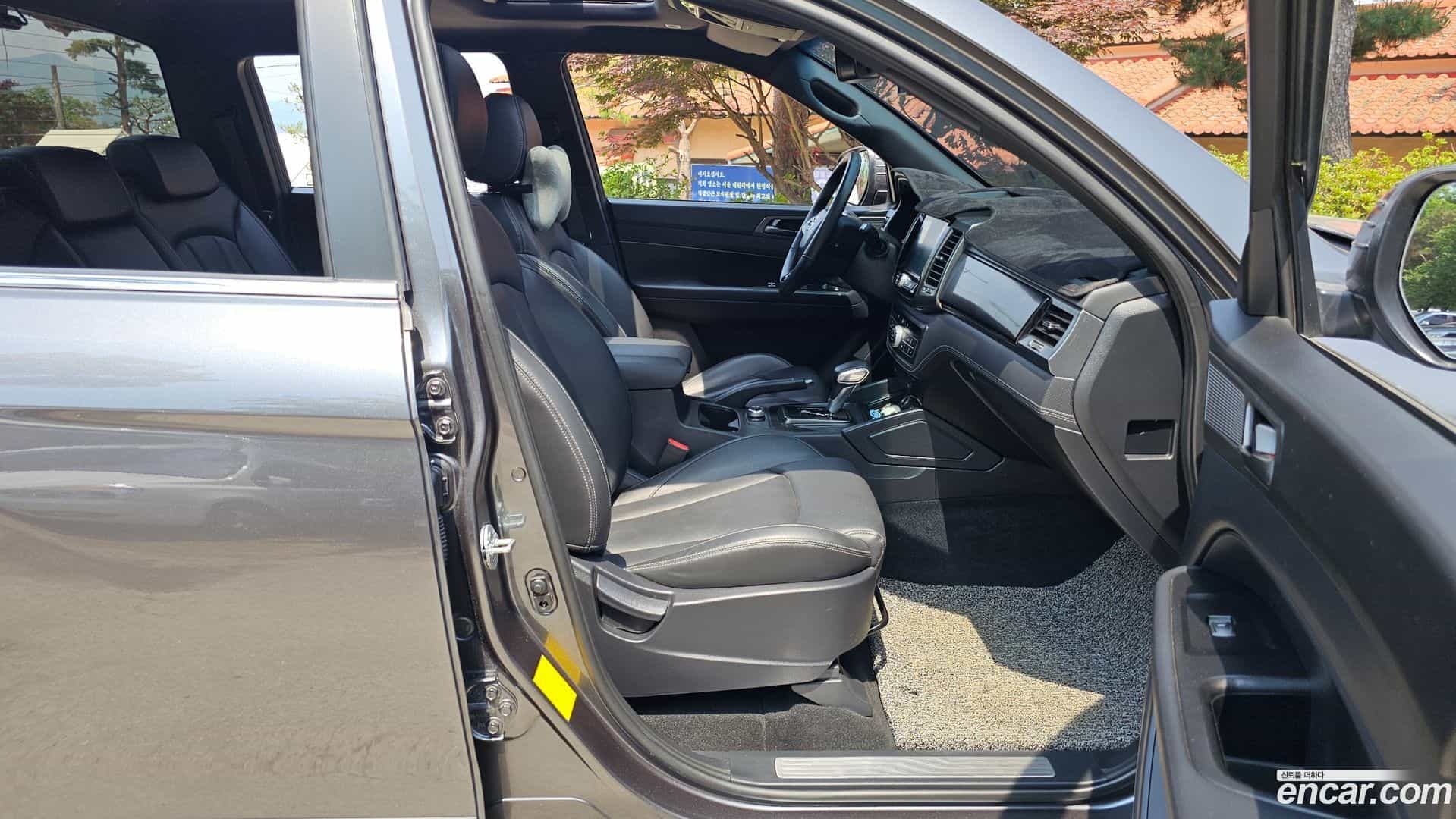 Rexton KG Mobility 2021.6-INNER-036