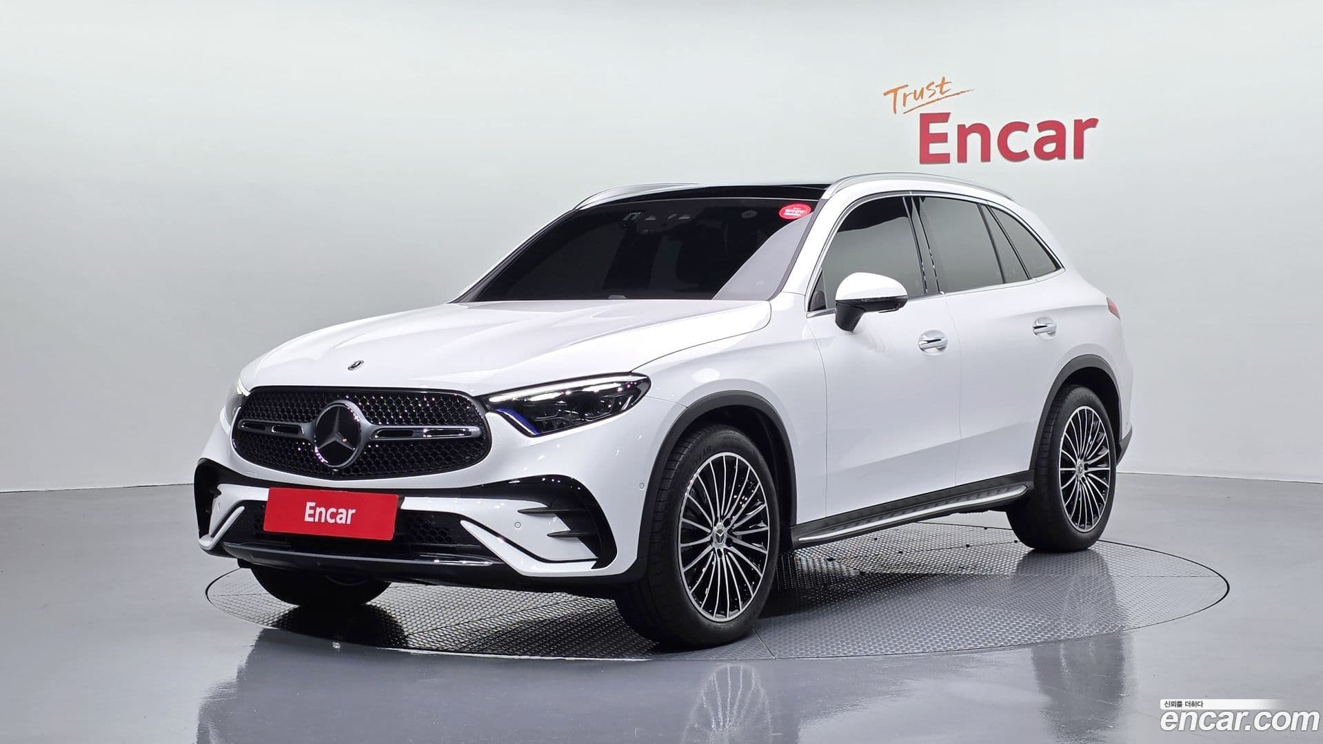 Main__Slider__Photo:GLC-Class Mercedes-Benz 2025.2-0
