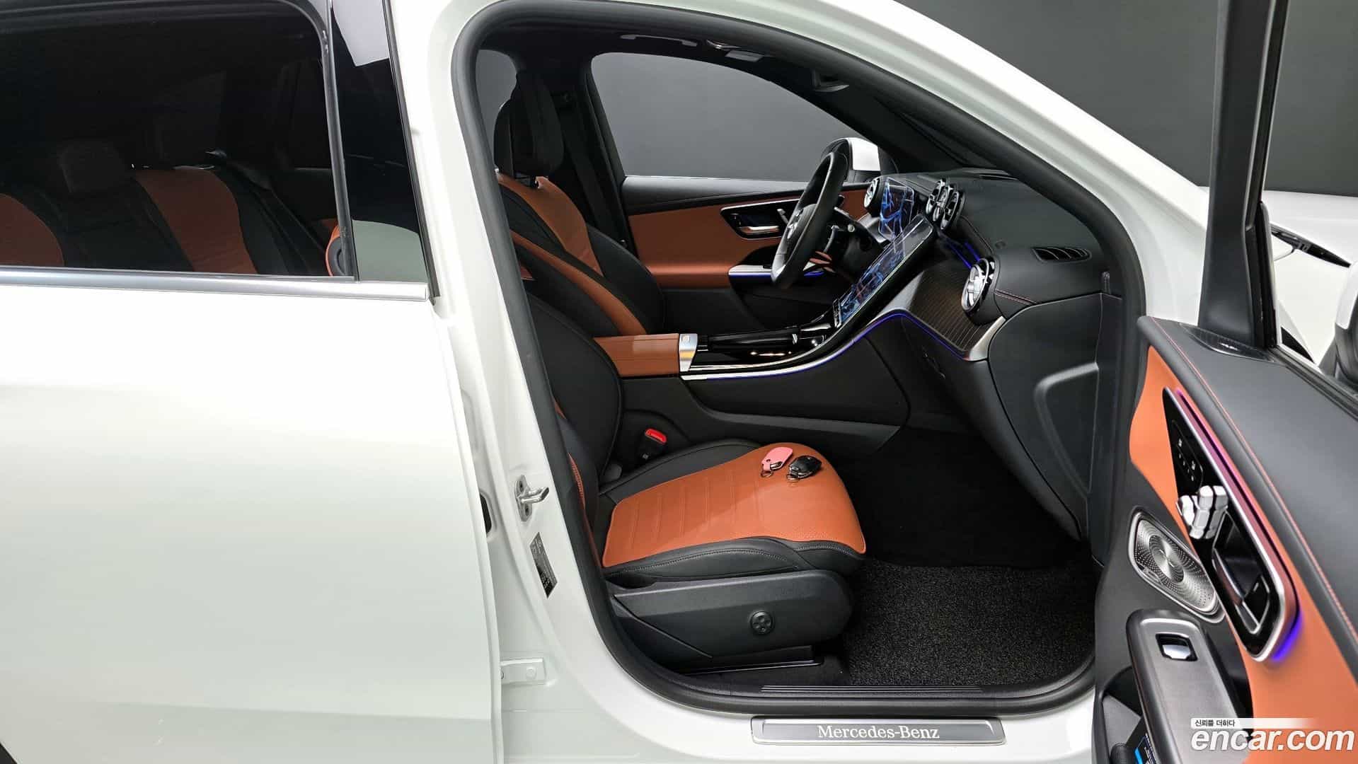 GLC-Class Mercedes-Benz 2025.2-INNER-036